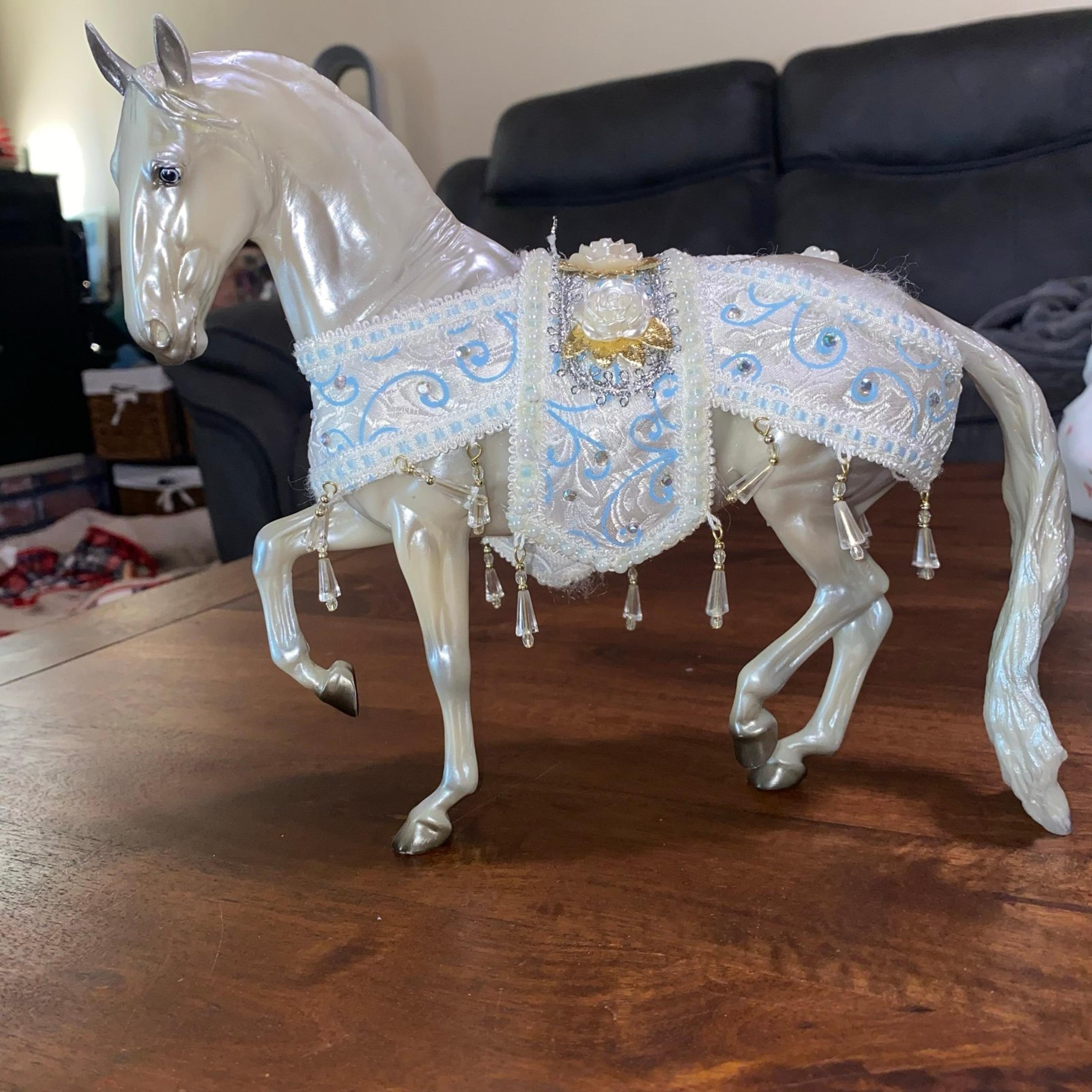 Breyer 2018 Holiday Horse Celestine #700121