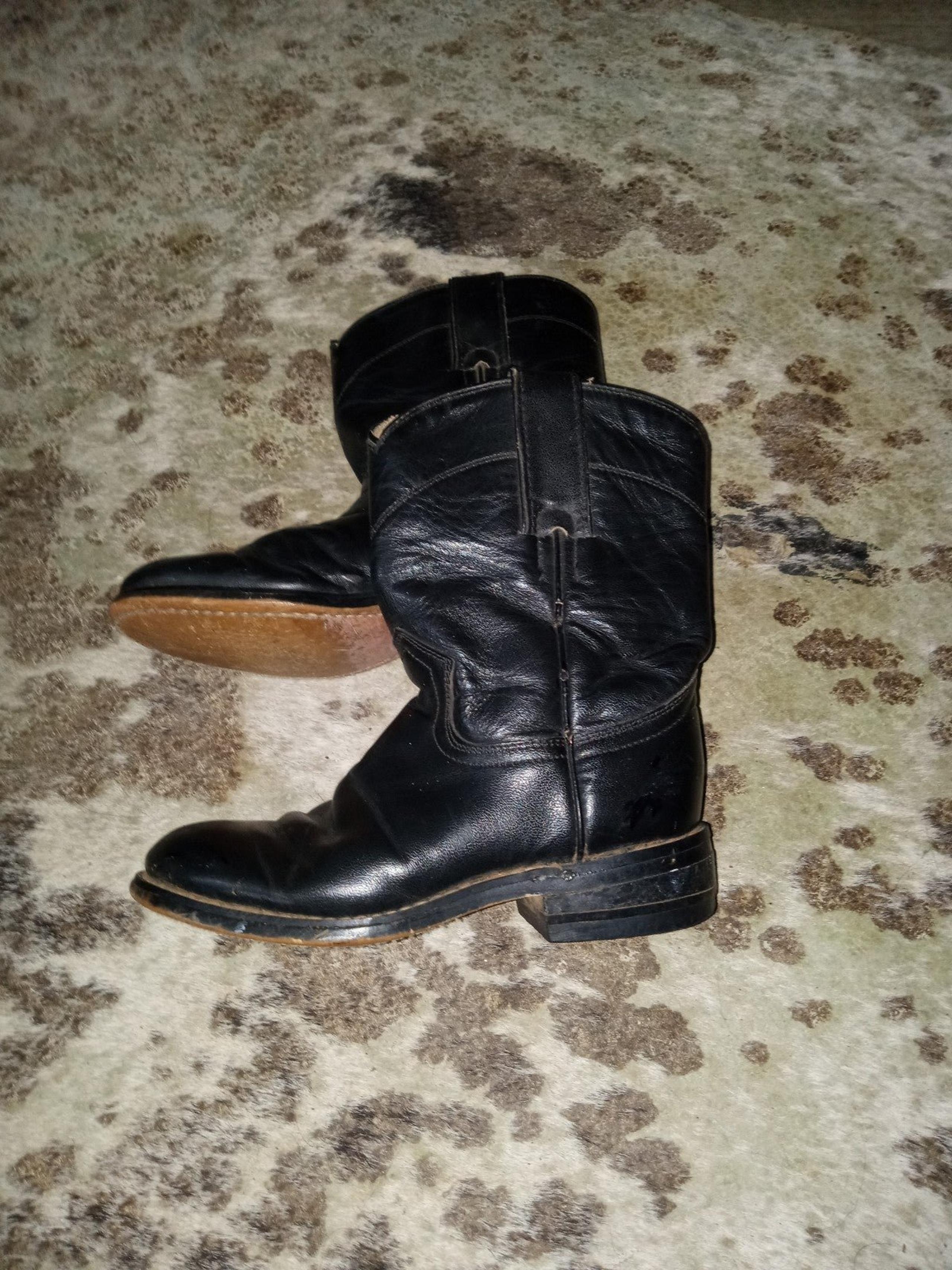 toddlers cowboy boots. Justins
