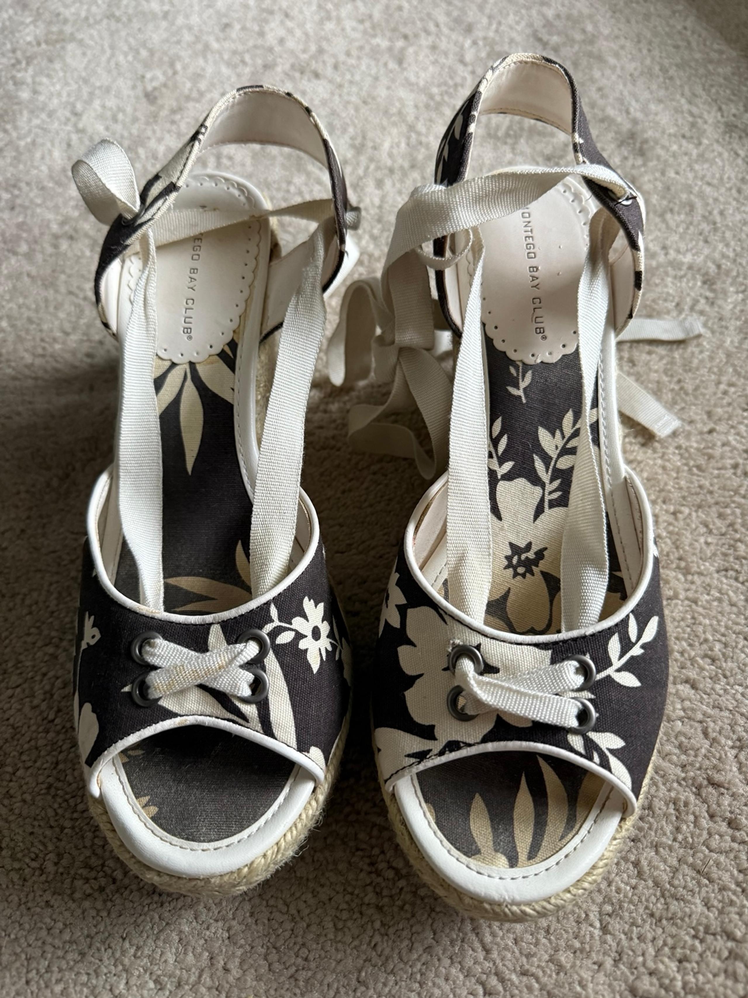 9M Montego Bay Club Brown & Cream Wedge Sandals