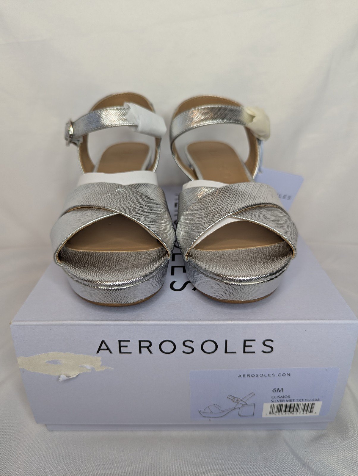 NWT Aerosoles Cosmo Silver Sandals Women's Size 6
