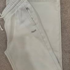 aritzia boyfriend basic wide sweatpants
