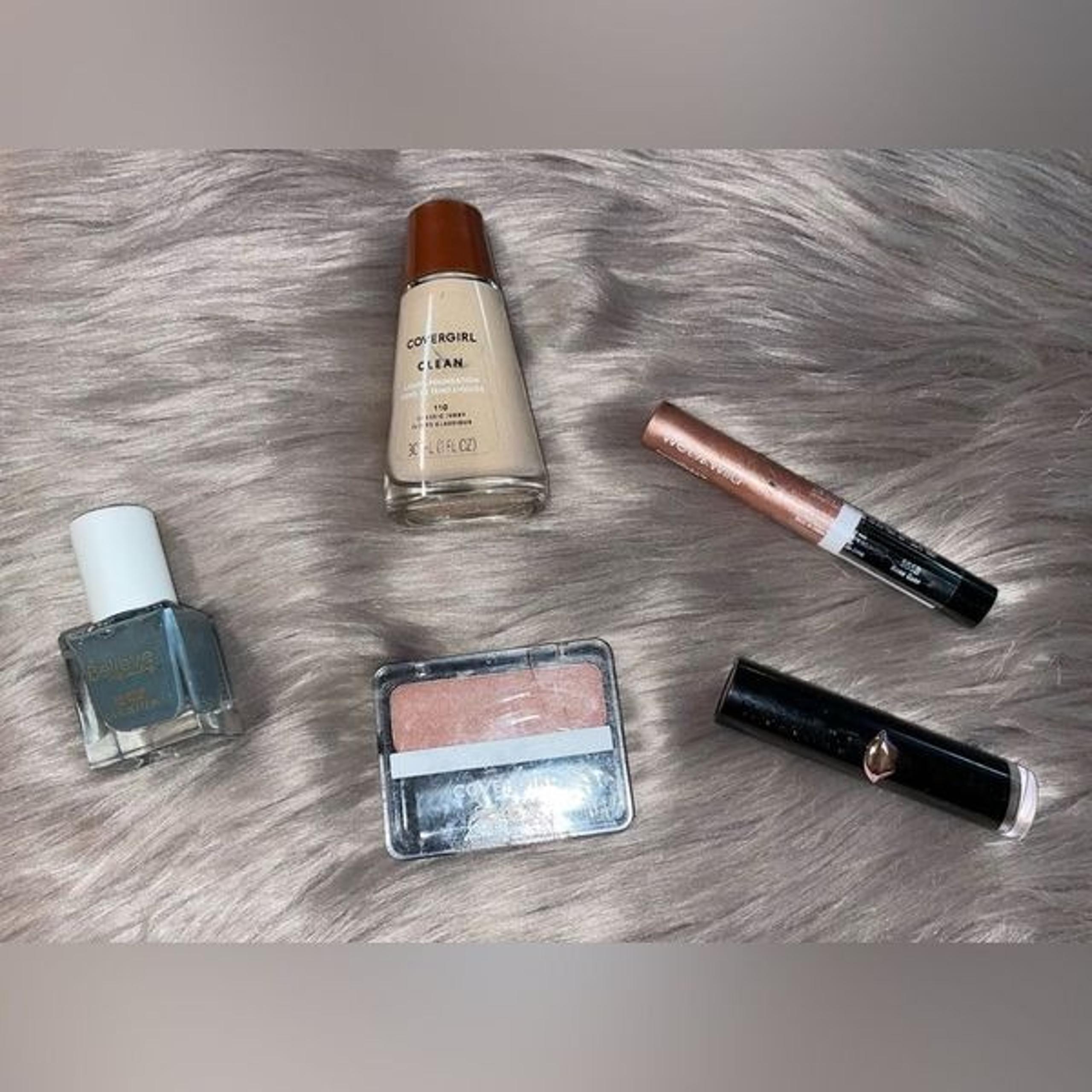 5 Piece Makeup Bundle- New