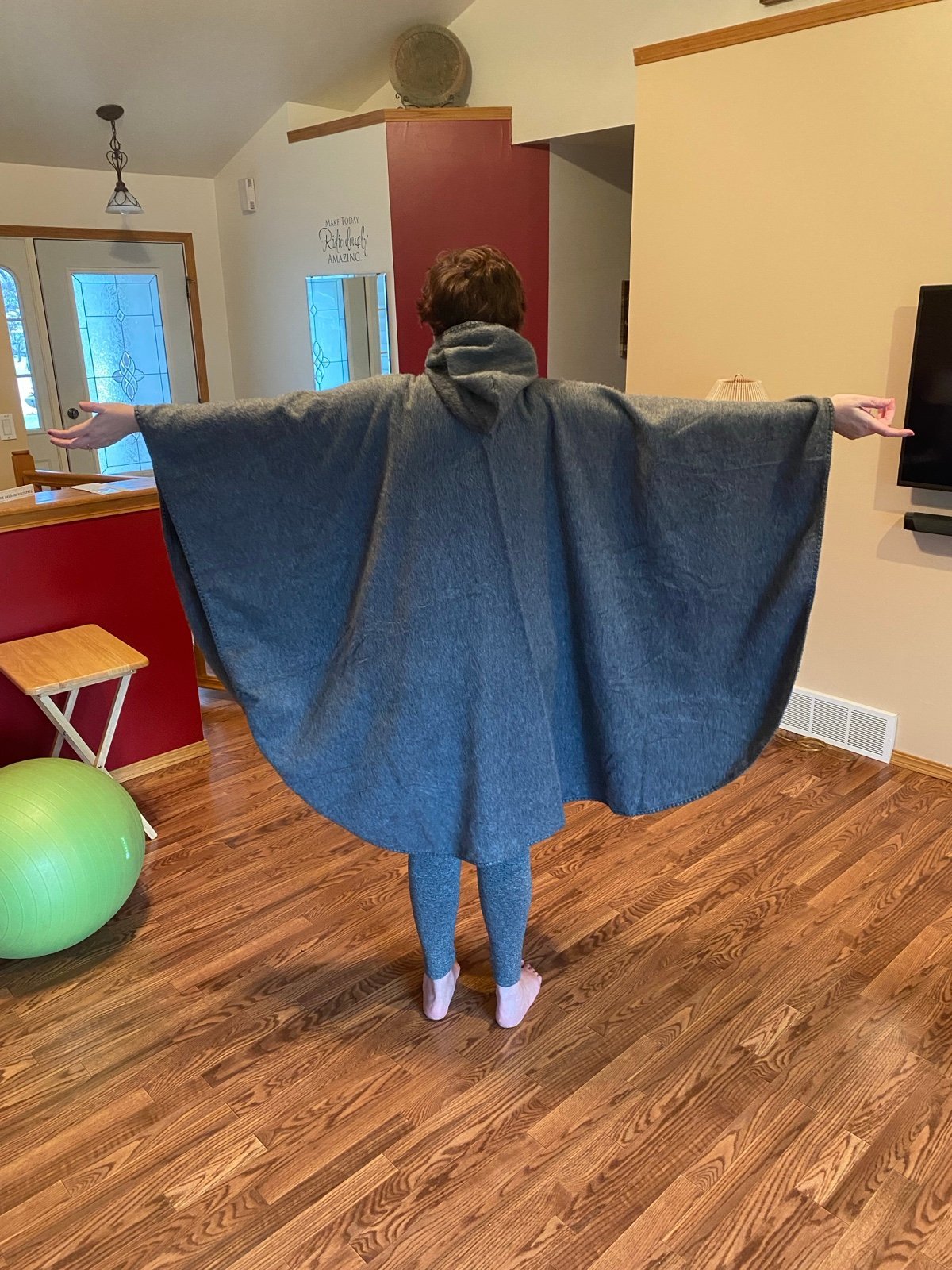 Women’s 100% Alpaca Wool Cape - Retail 125
