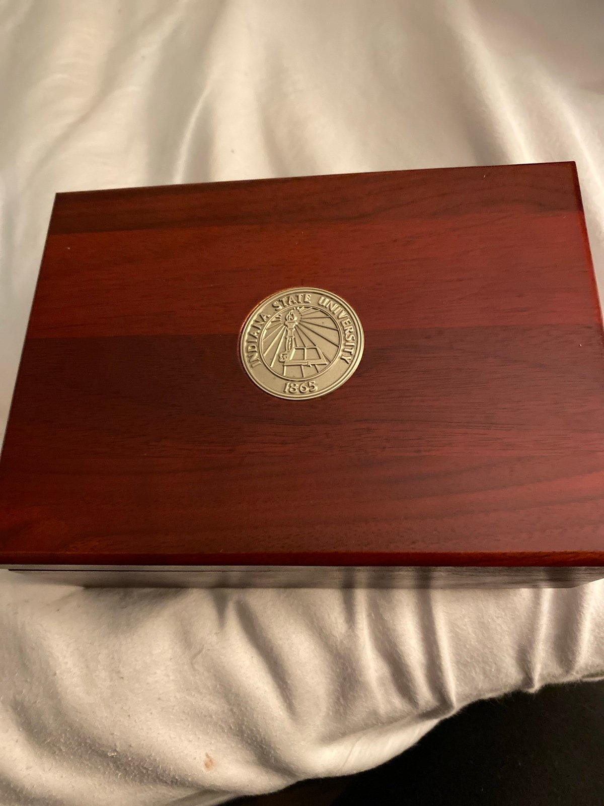 Beautiful cigar box dimensions are in the photos
