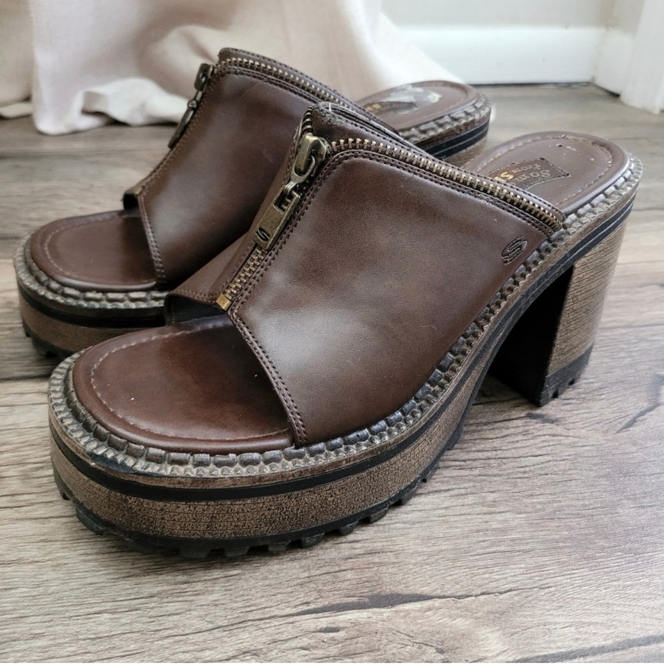VTG Y2K 90s SKECHERS Brown Chunky Platform Moto Zipper Platform Mule Heels Good