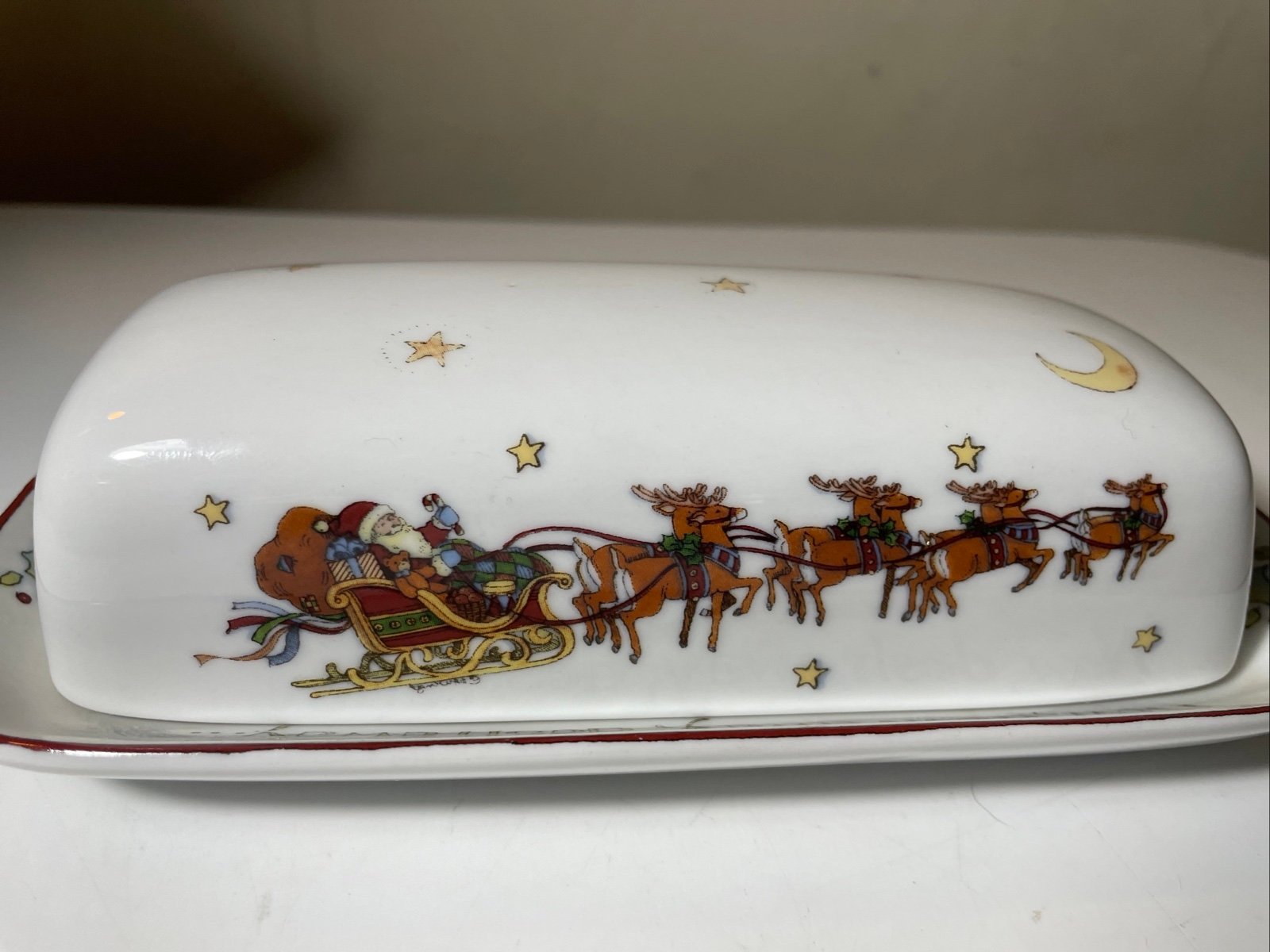 Christmas story Portmeirion butter dish with lid