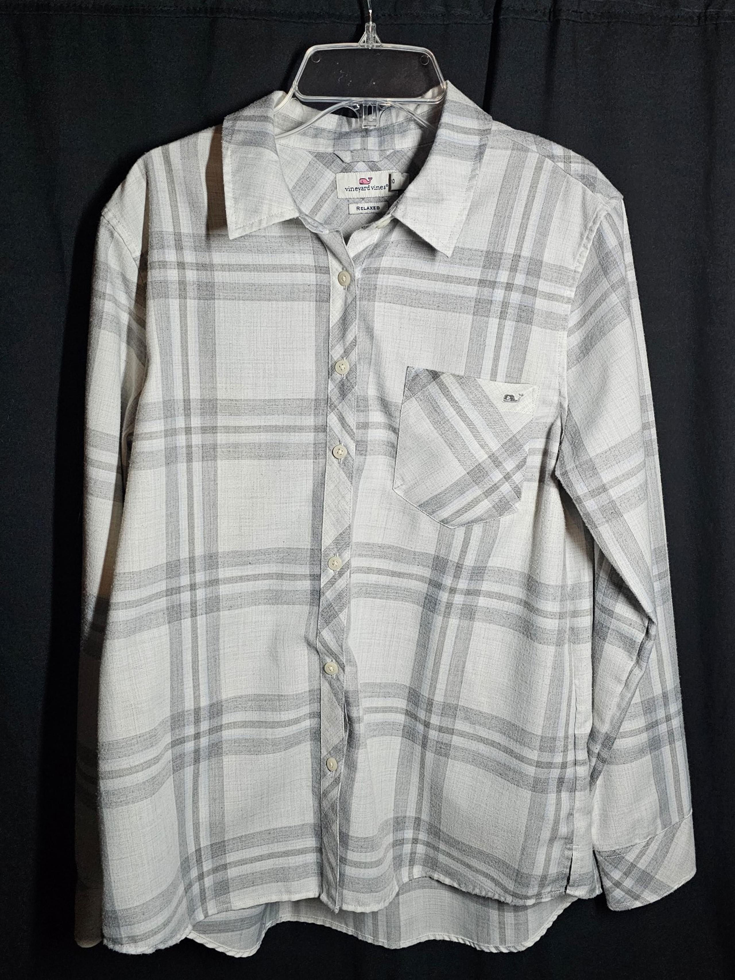 Vineyard Vines Long sleeve Button Up Shirt. Size 10