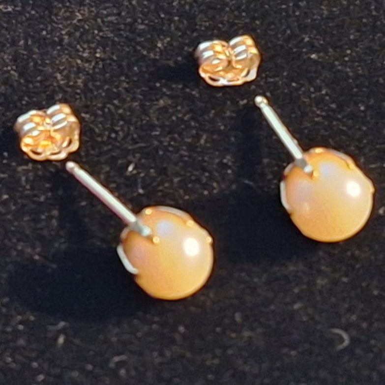 14k Yellow Gold 5.5mm Pearl Earrings with 14k Backs - Vintage Estate Find