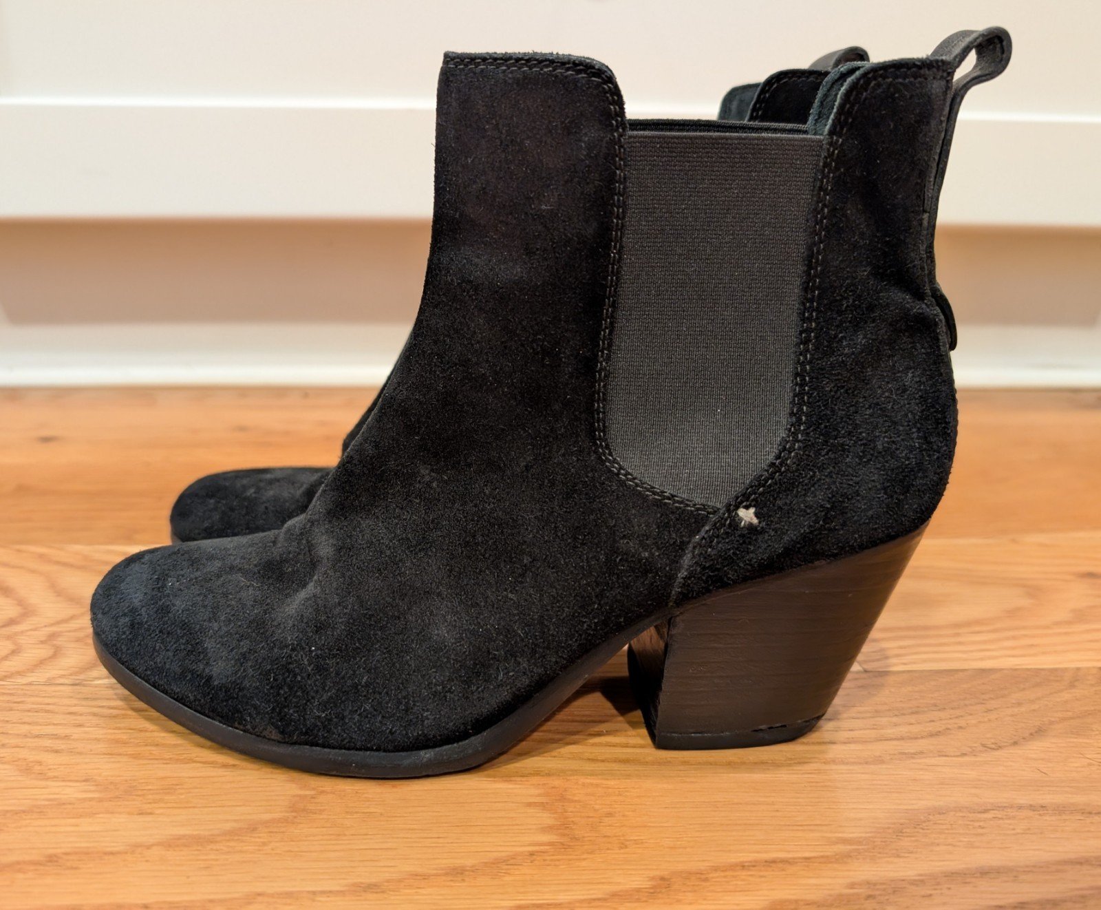 Rag & Bone New York Black Suede Chelsea Ankle Booties Heel Womens 38.5, US 8.5