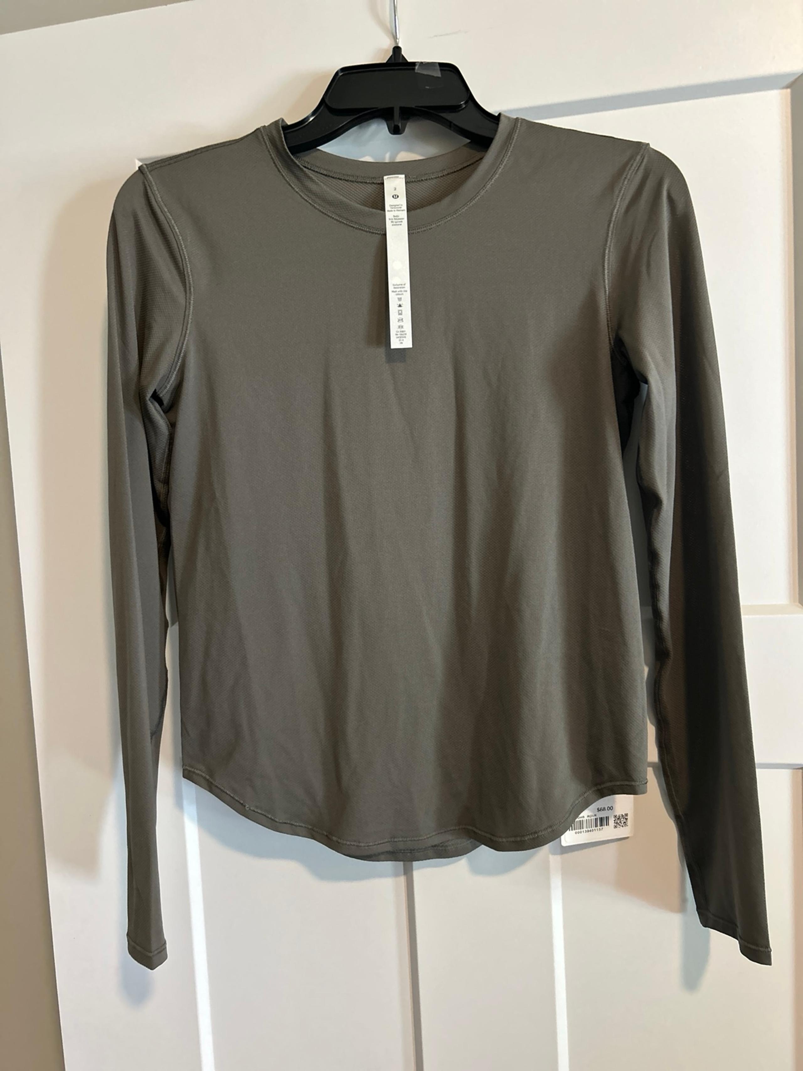 Lululemon long sleeve athletic shirt