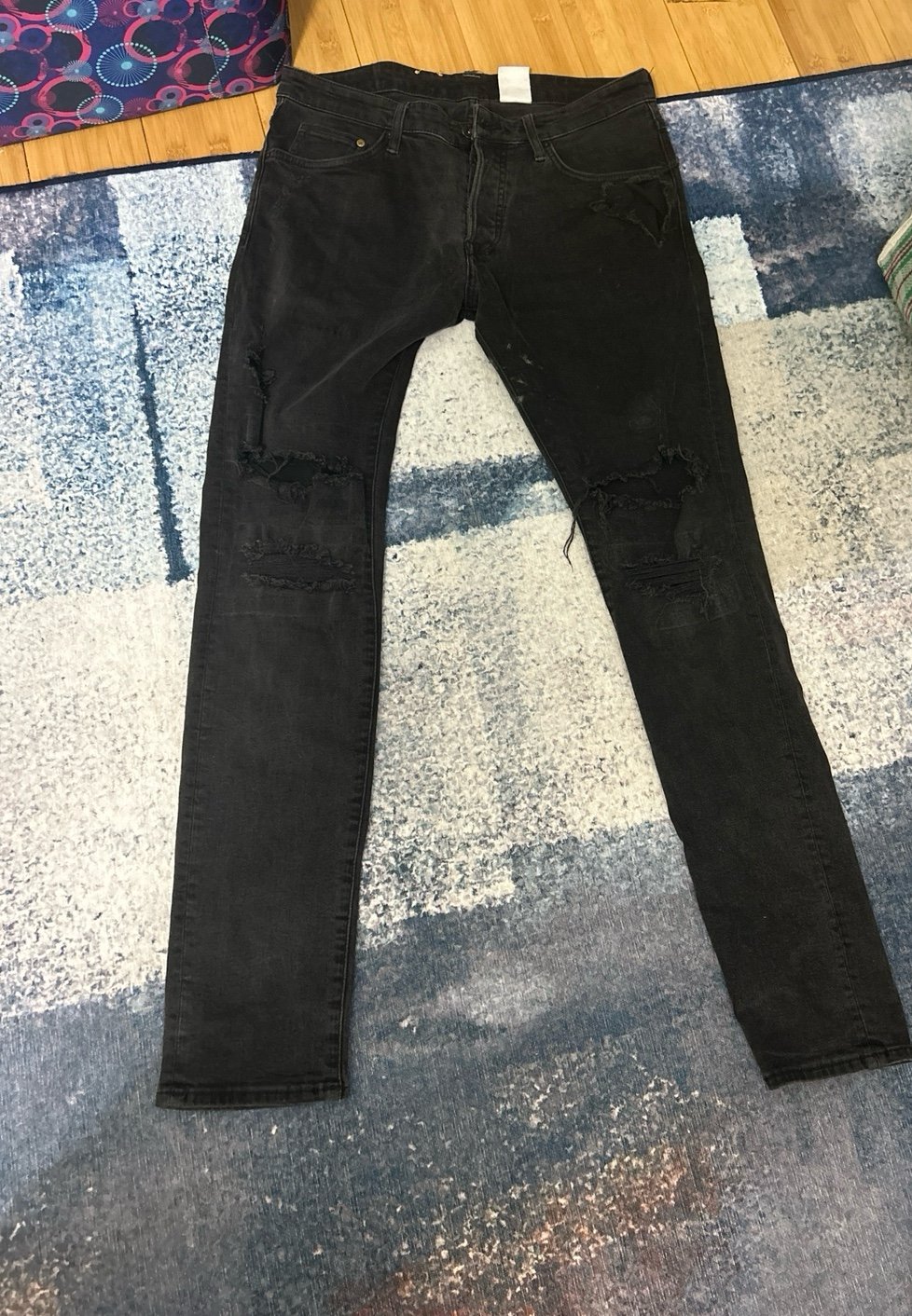 Ripped Skinny Jeans