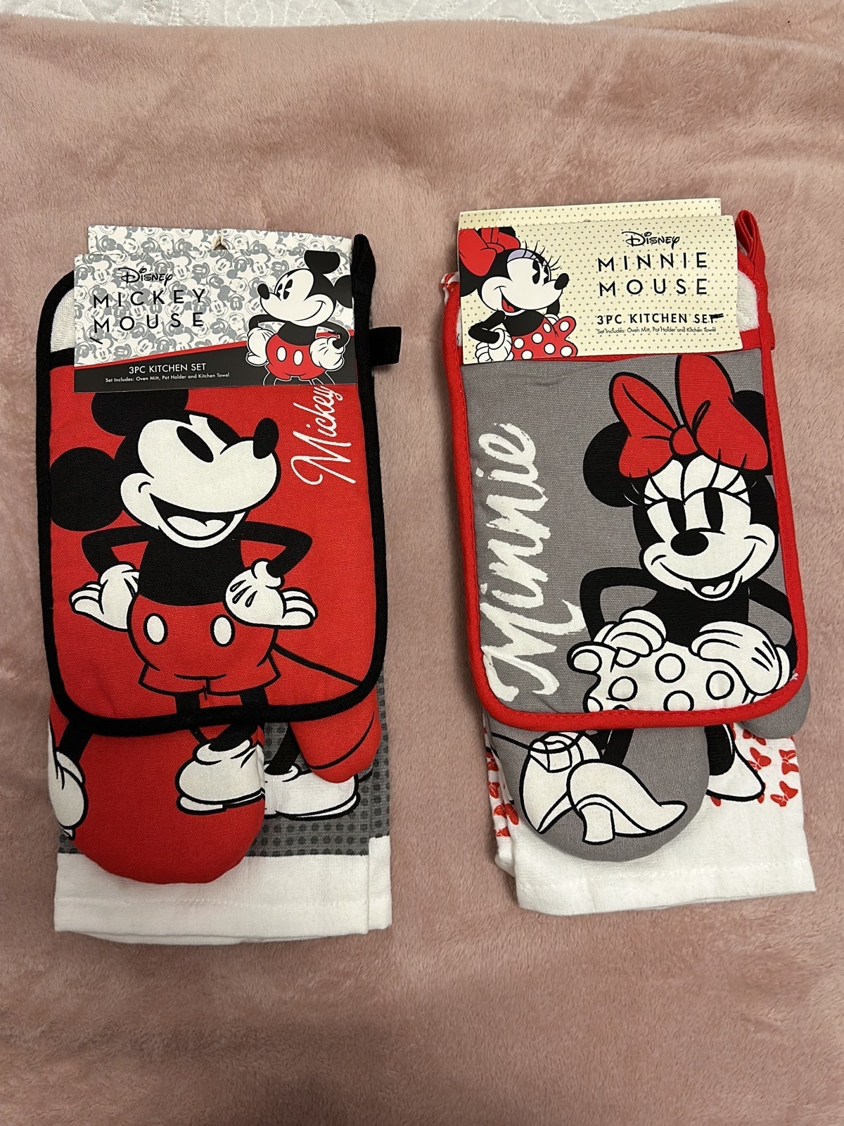 Disney minnie and mickey matching kitchen set