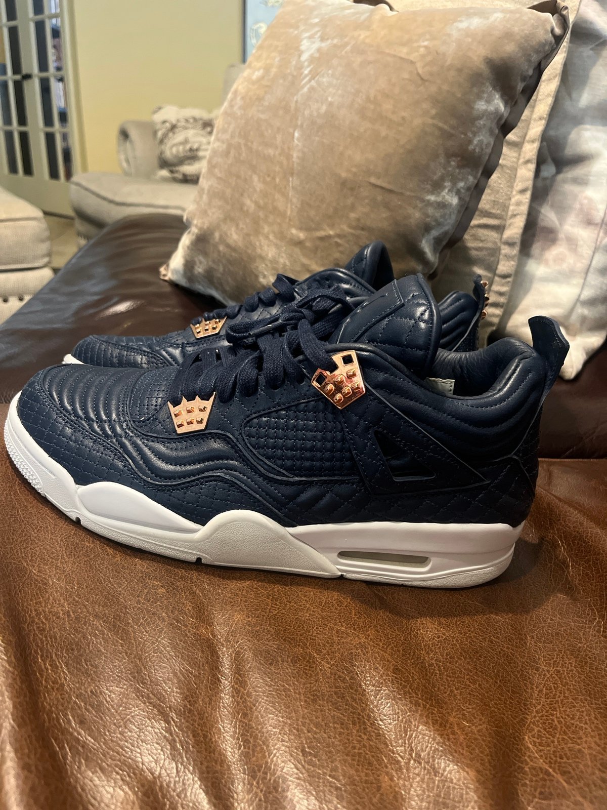 obsidian Jordan 4