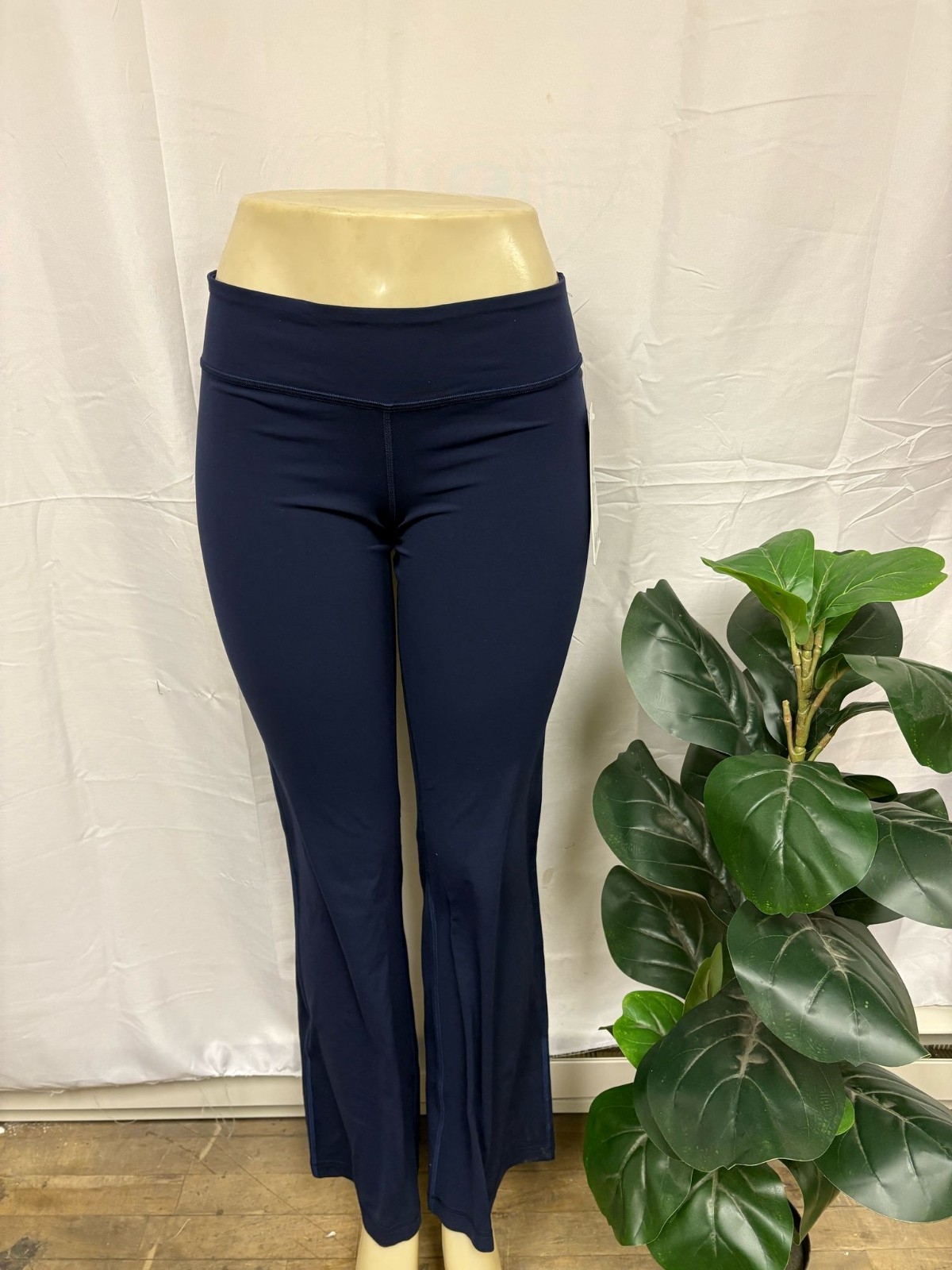 Lululemon Align LR Flared Pant 32.5/ Size 10/ Color True Navy/ New with Tag