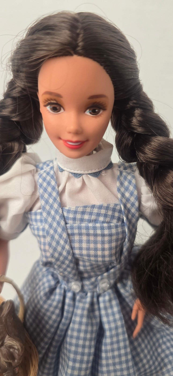 1995 Dorothy Barbie—Wizard of Oz magic! No box, excellent condition.
