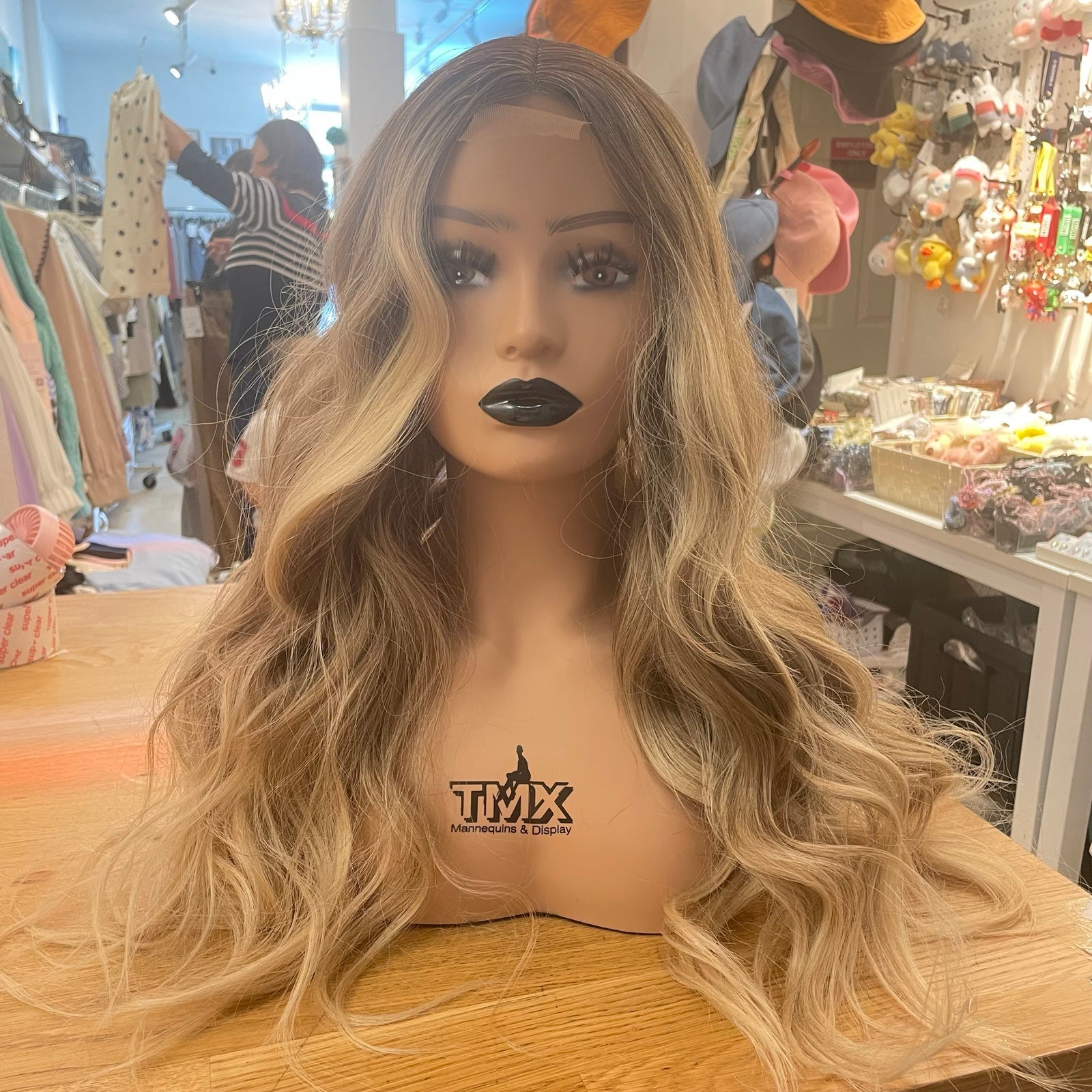 Blonde wavy wig discount