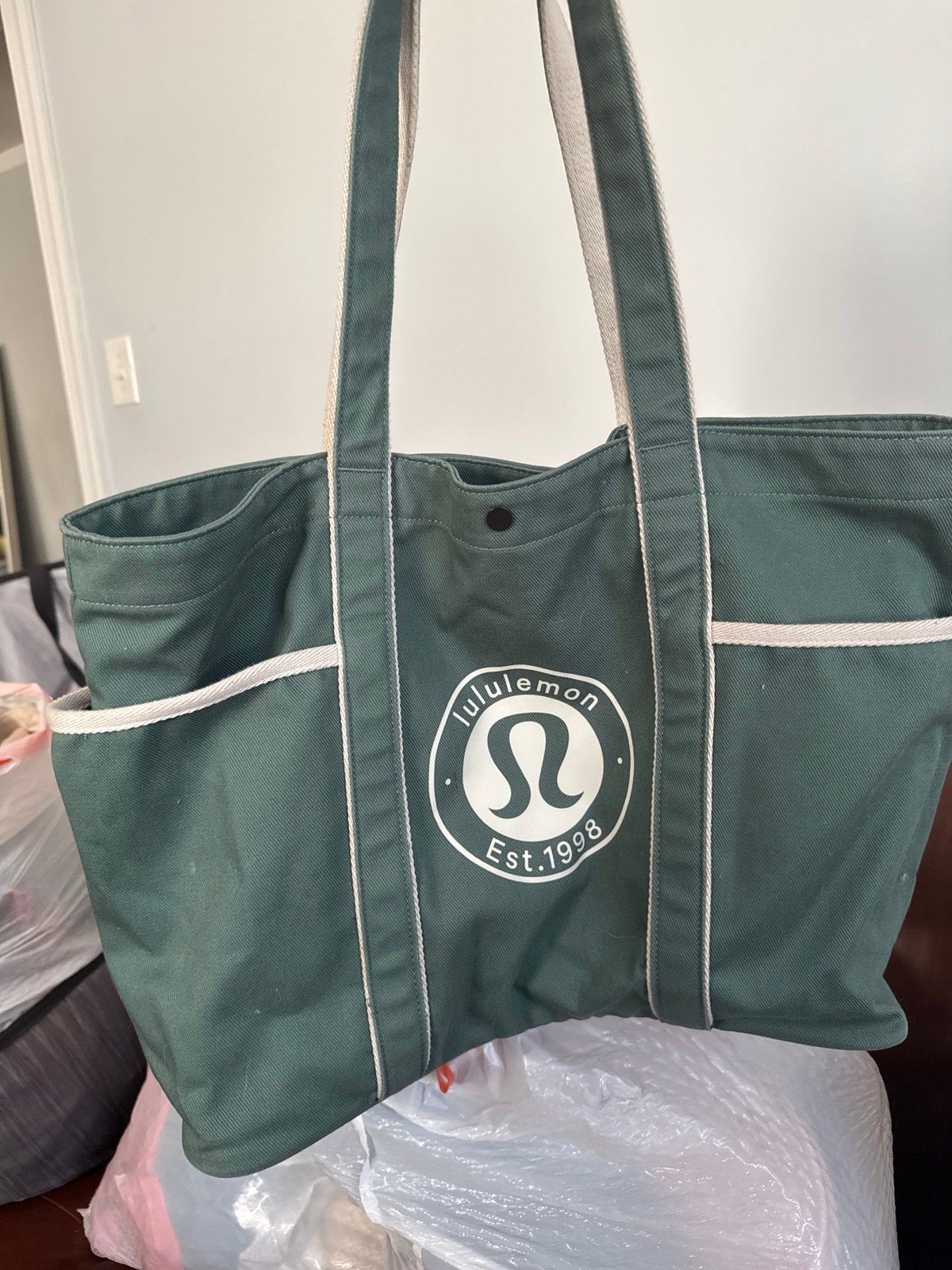 Lululemon tote bag