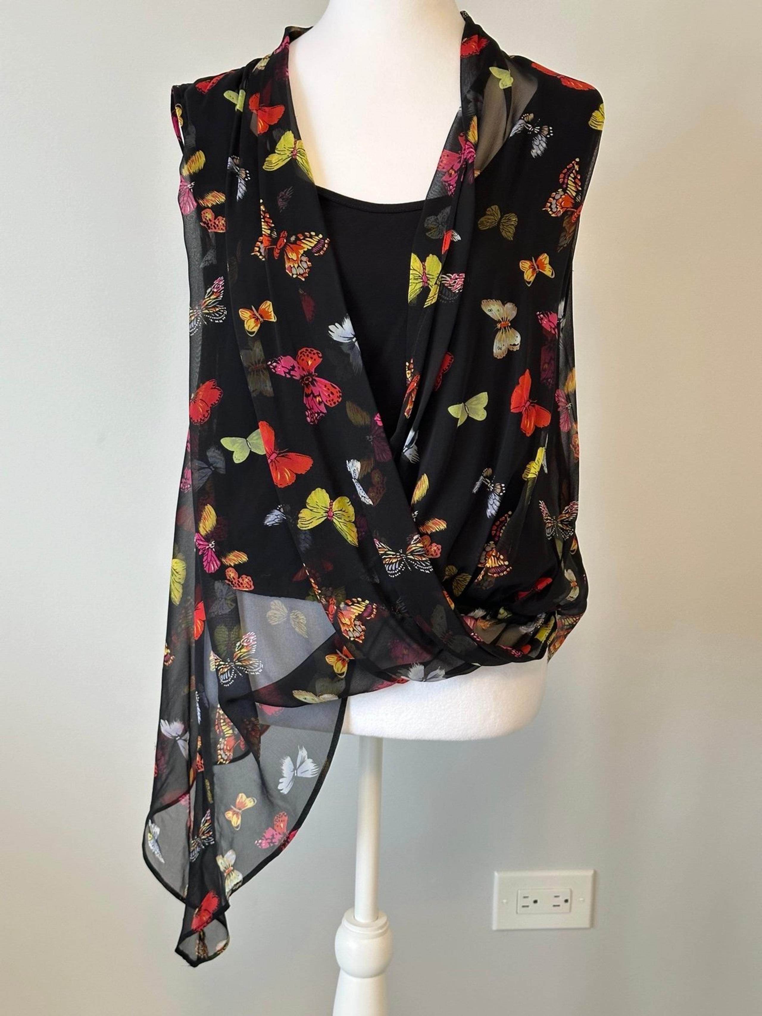 Karen Kane whimsical blouse butterfly motif size small