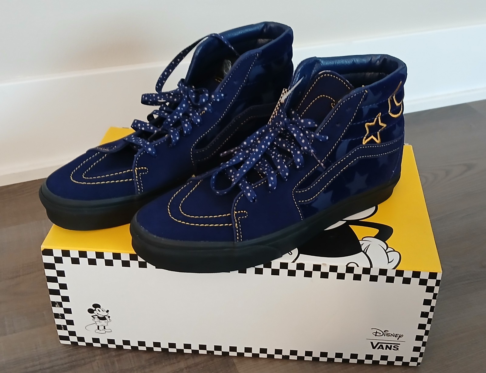 *NEW IN BOX* VANS x Disney Sk8-Hi Sorcerers Apprentice Mens 9 WOMENS 10.5