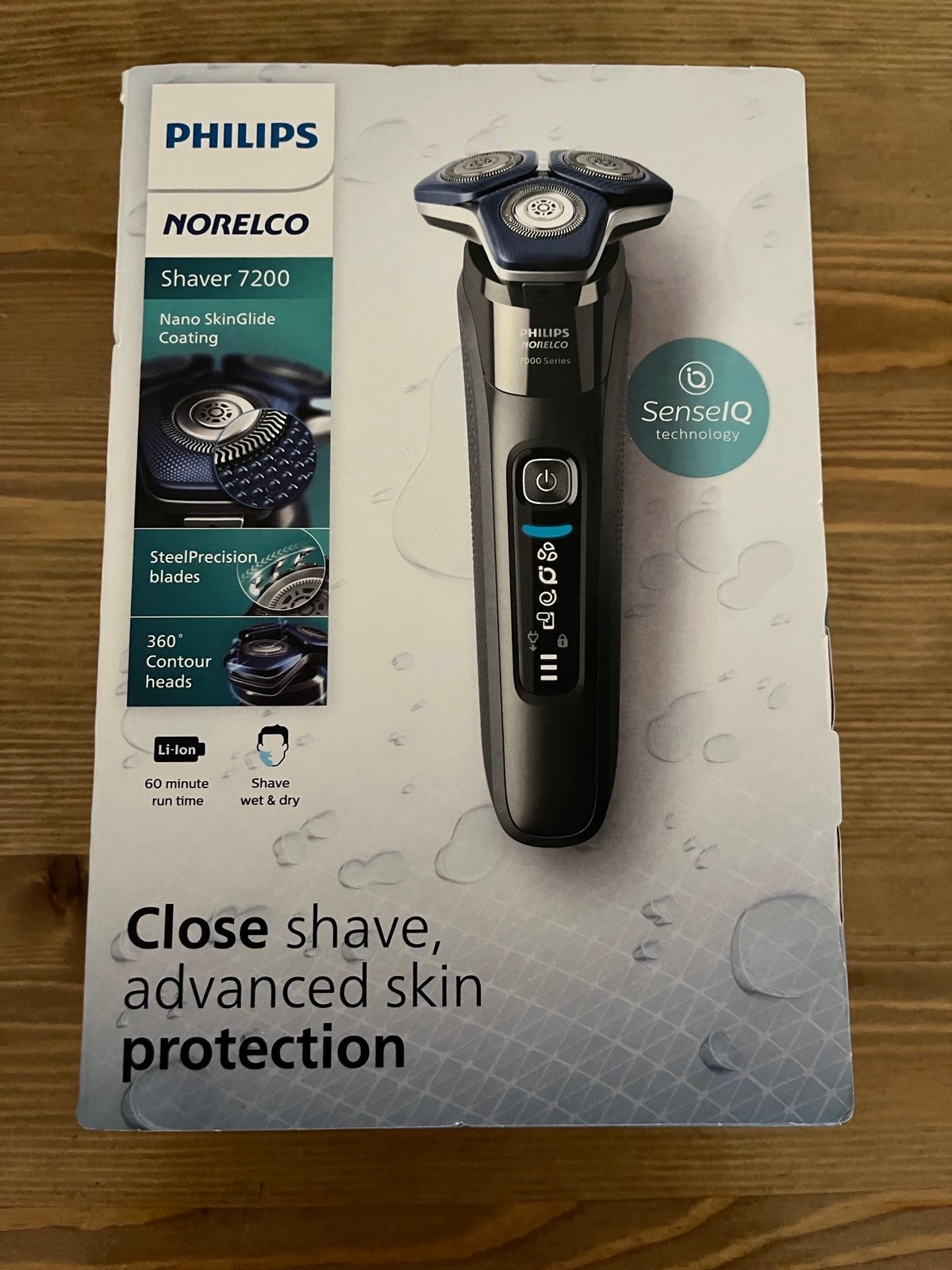 Philips Norelco Shaver 7200 NEW in Sealed Box