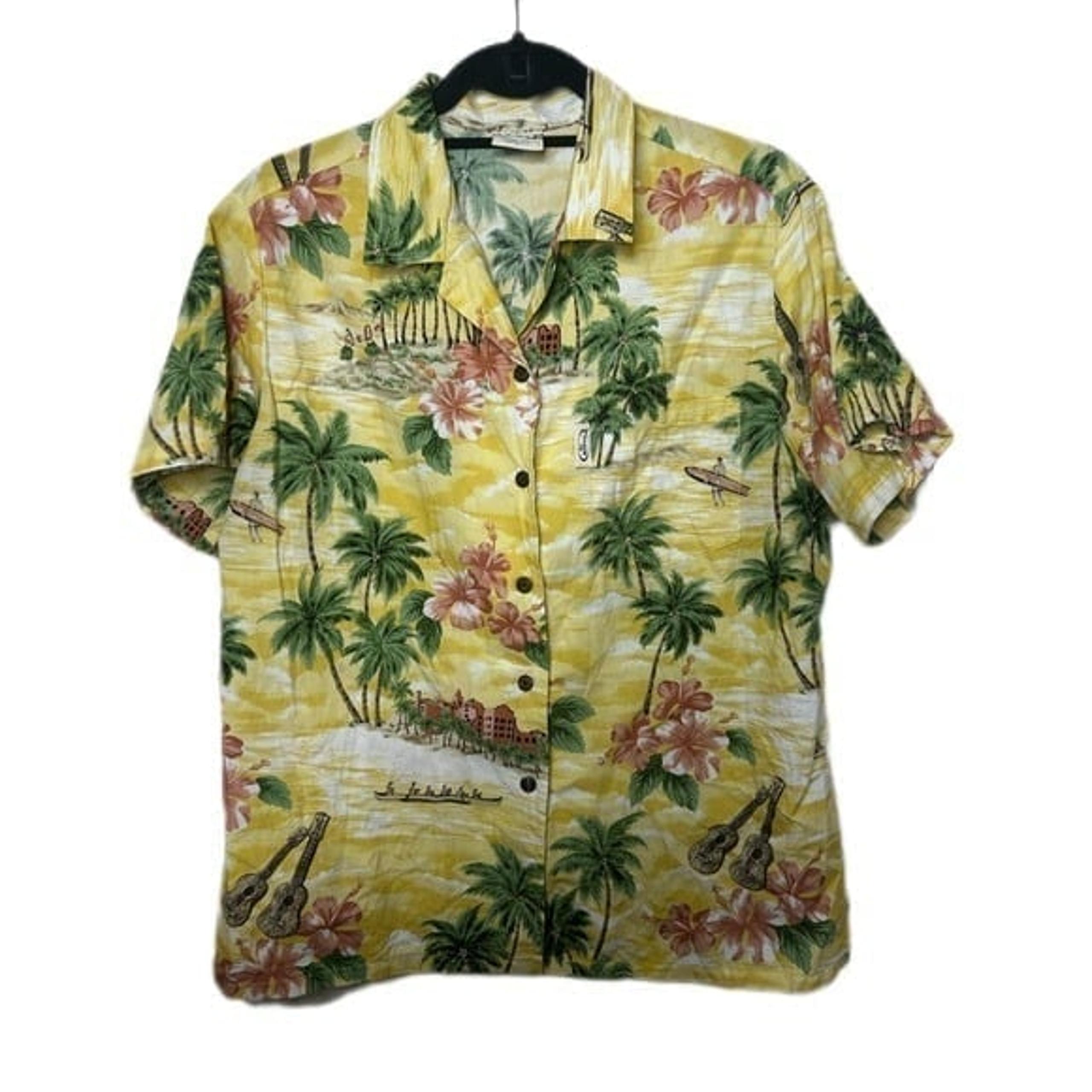 Go Barefoot Waikiki button front shirt sz L