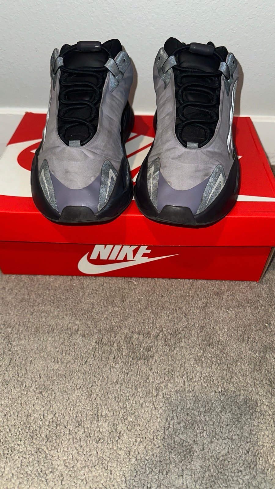 Yeezy Adidas Boost 700 MNVN