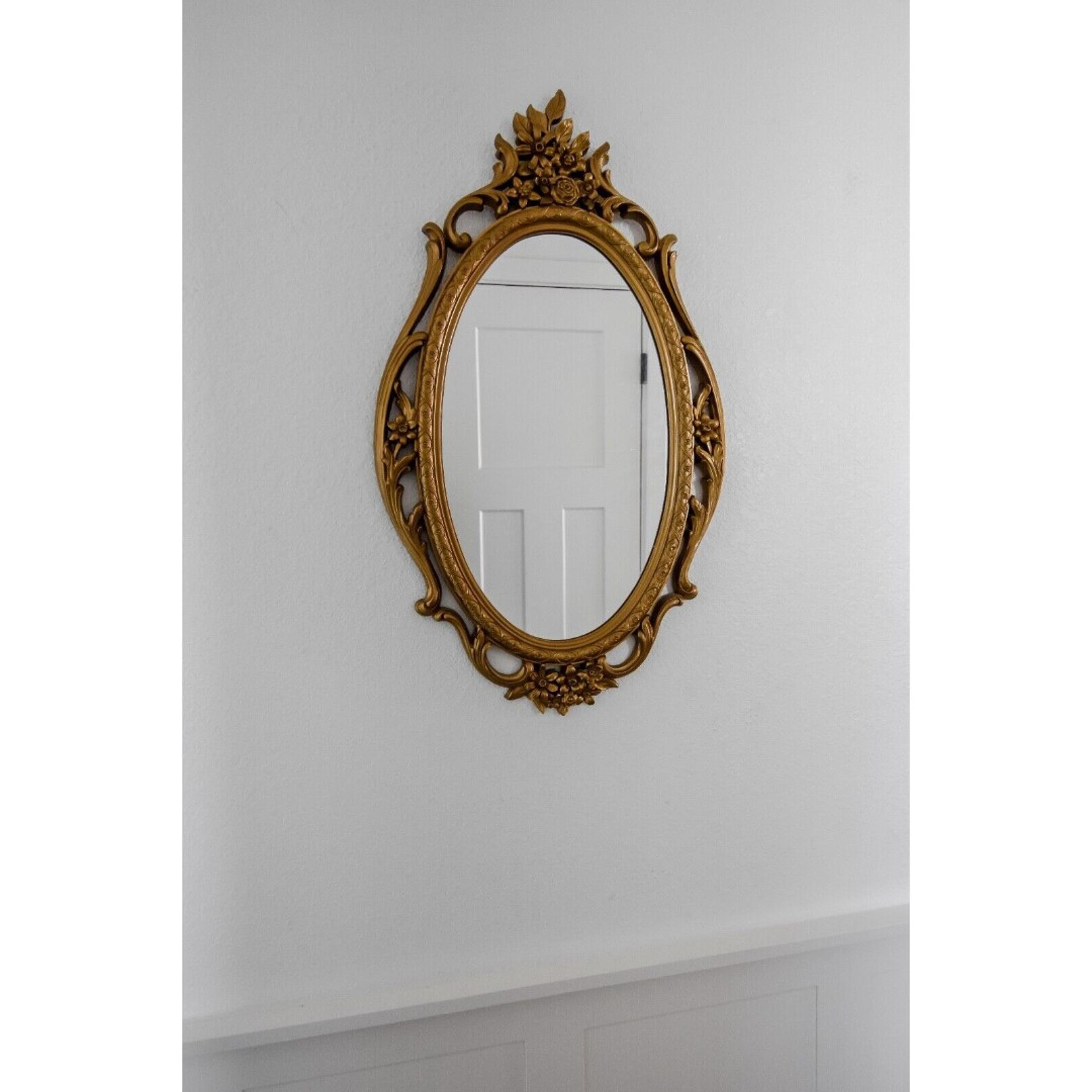 Rare Vintage Hollywood Regency Syroco Ornate Heart Top Floral Gold Oval Mirror