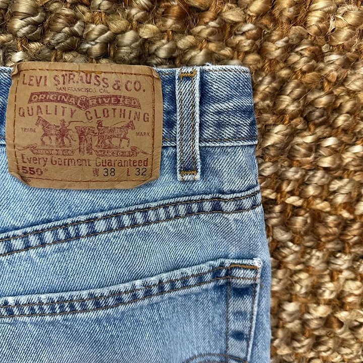 Vintage 90s 550 Levi’s Men’s Jeans (38x32) Light Wash Made In USA 100% Cotton