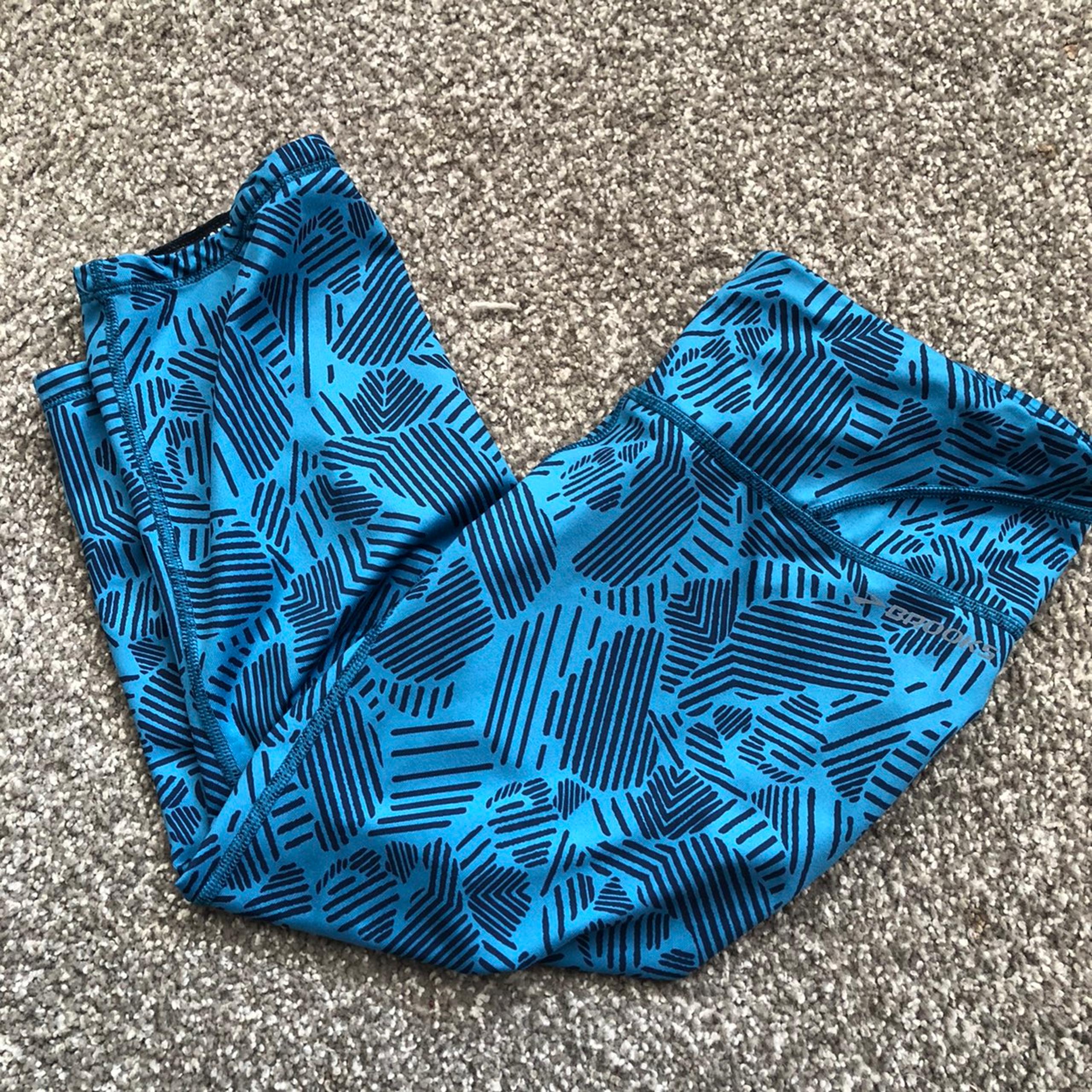 Brooks cropped Leggings size large