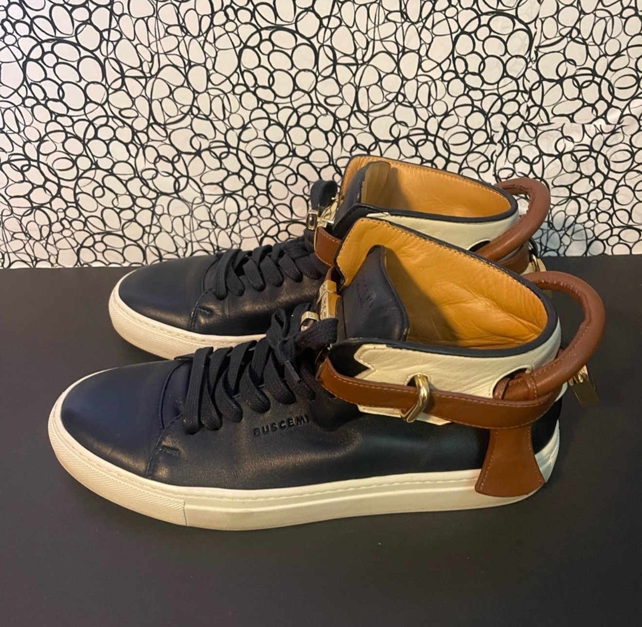 Buscemi Men’s Boys Sneaker Navy, tan and beige size 42