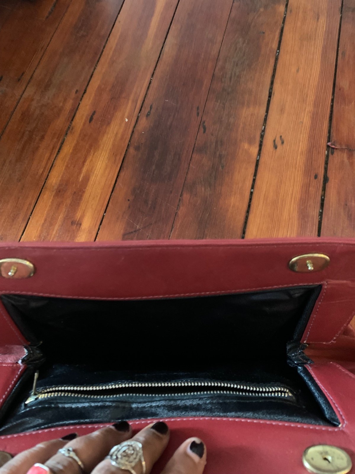 Red clutch