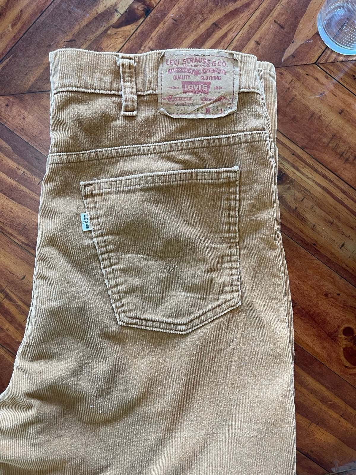 Vtg white tag bootcut corduroy Levi’s 38 x 32 (really 36 x 30)