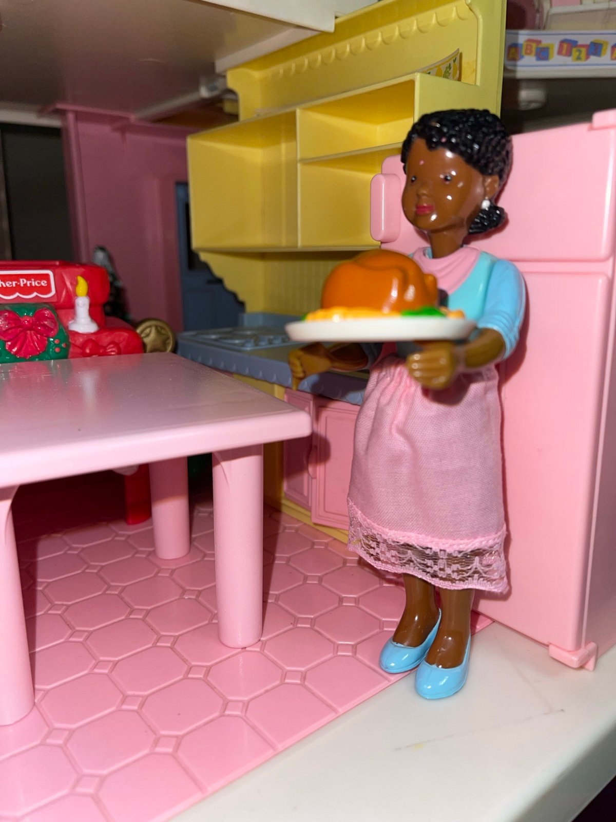 Dream dollhouse African American mother mom lady wife & clothes! Rare!