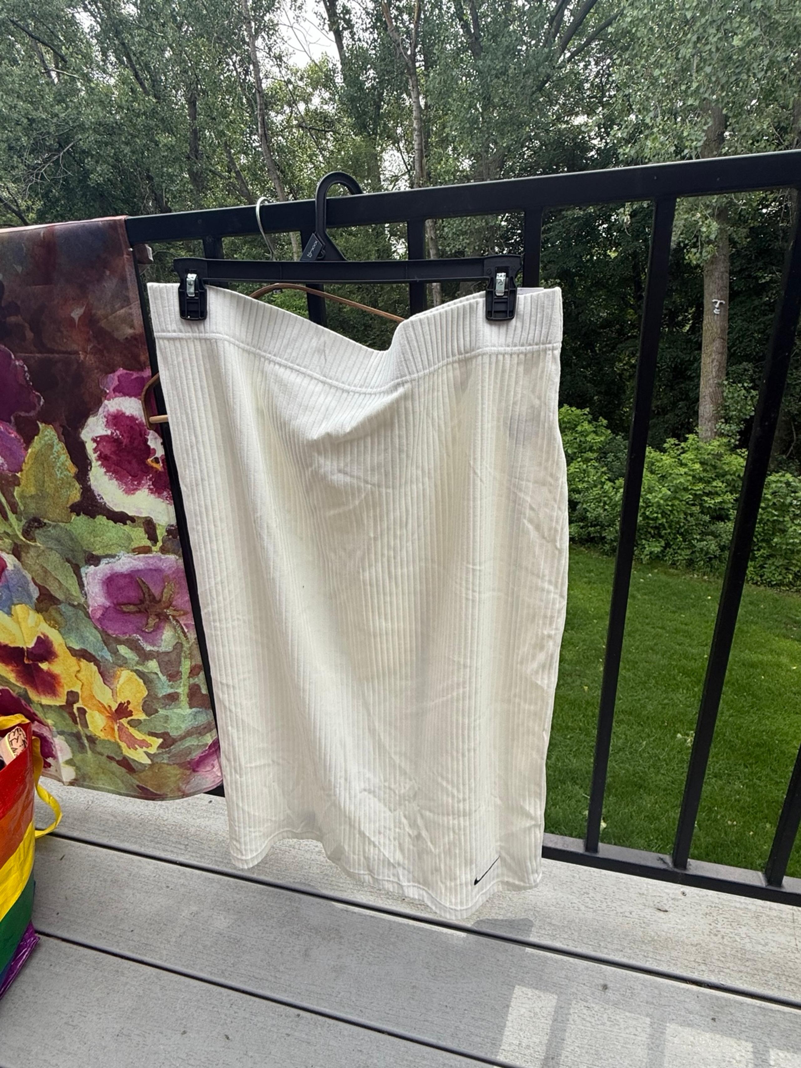 white nike skirt size XXL