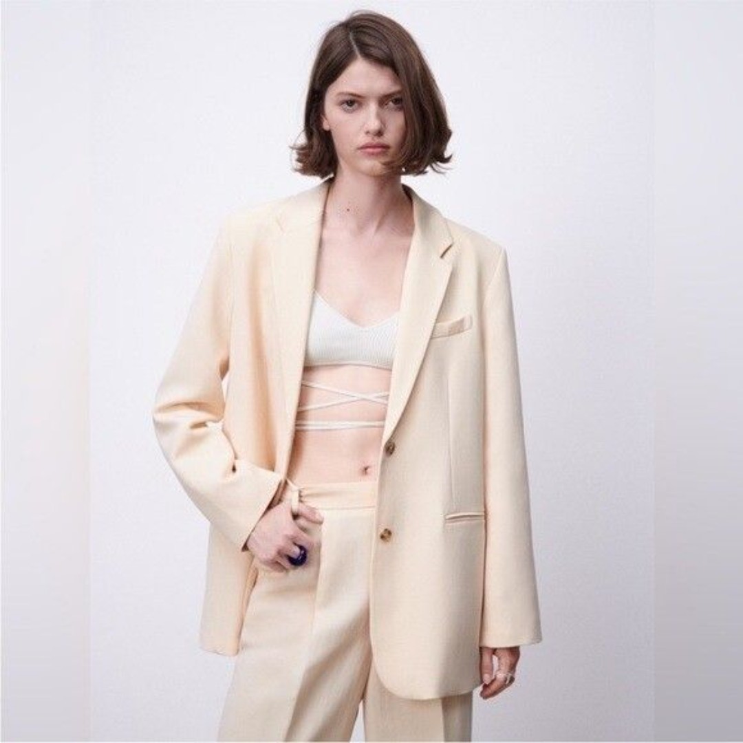 BLOGGER FAV ZARA Vanilla Straight Cut Blazer with Pockets Small Shoulder Pads