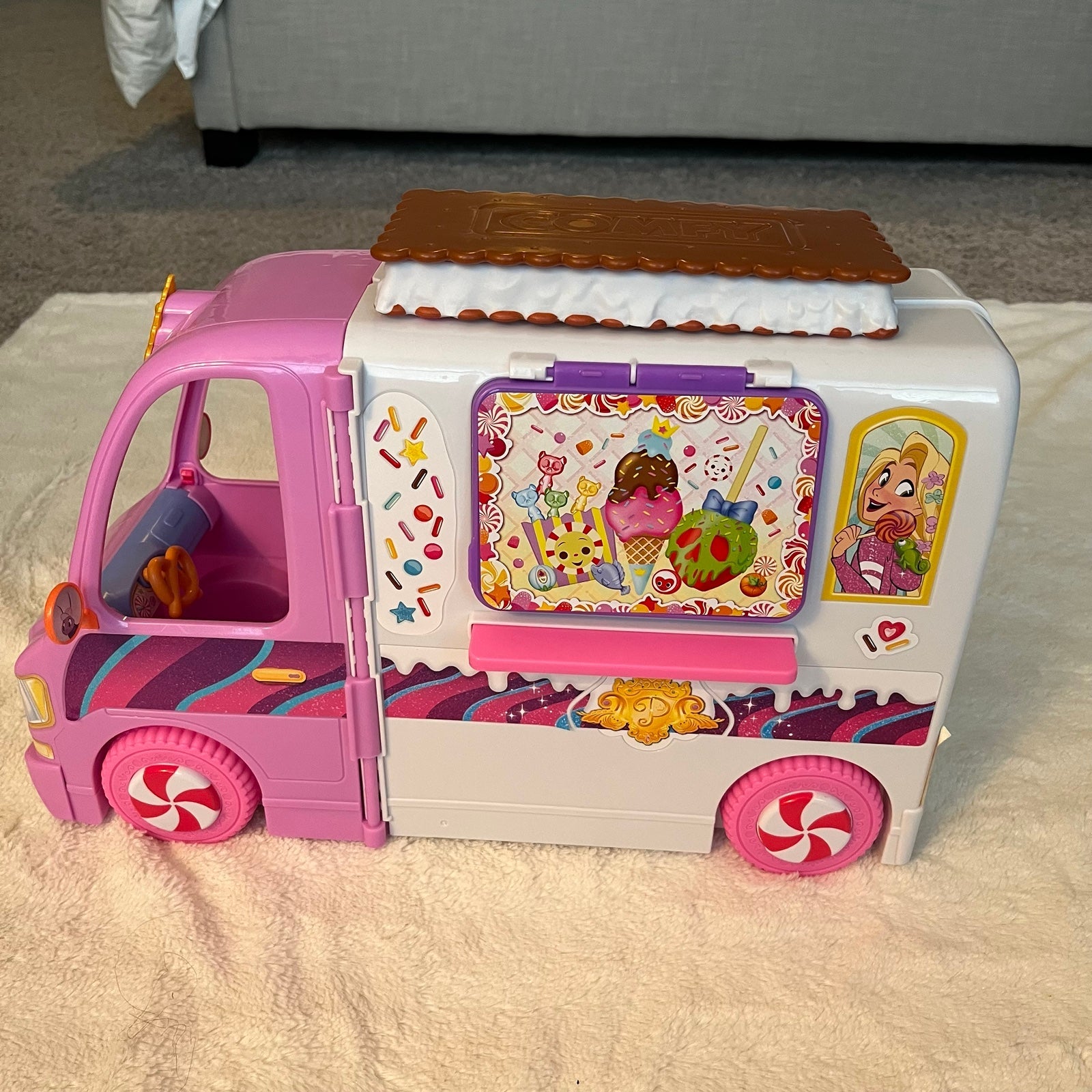 Disney Princess Comfy Squad Sweet Treats Food Truck Playset