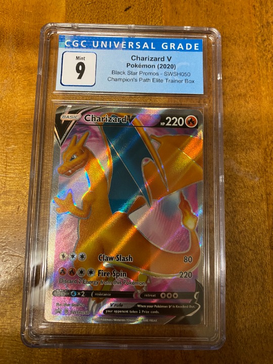 Charizard V - Promo D SWSH050 - Rare Holo Pokémon Card *CGC Grade 9*