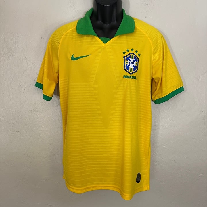 CBF Brazil Soccer Polo Small Gently worn DriFit polyester Made by Nike