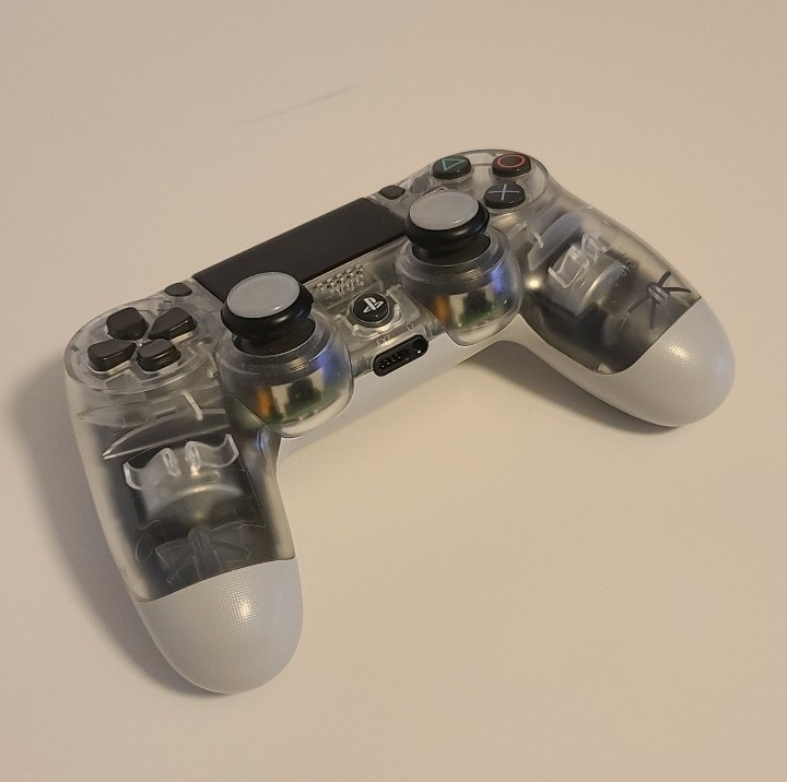 DUALSHOCK 4 Wireless Controller in Crystal for PlayStation 4