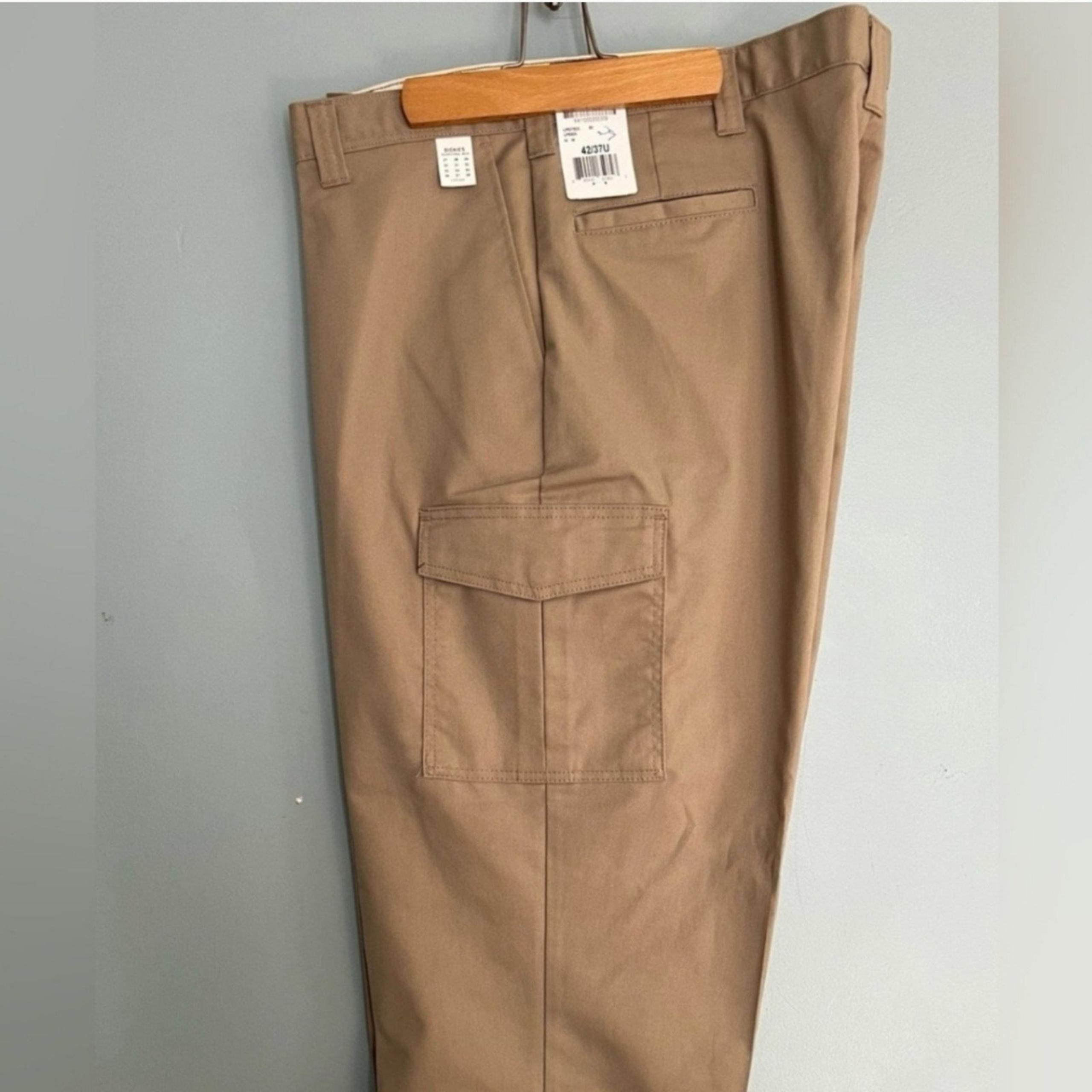 Men's Dickies Flex Cargo Pant tailored 42/29u New with tags.
