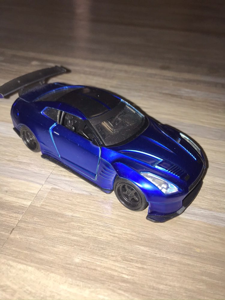 2017 nissan skyline diecast replica mode