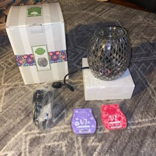 Scentsy Time to Reflect warmer come with 1 bar of wax NOT TWO