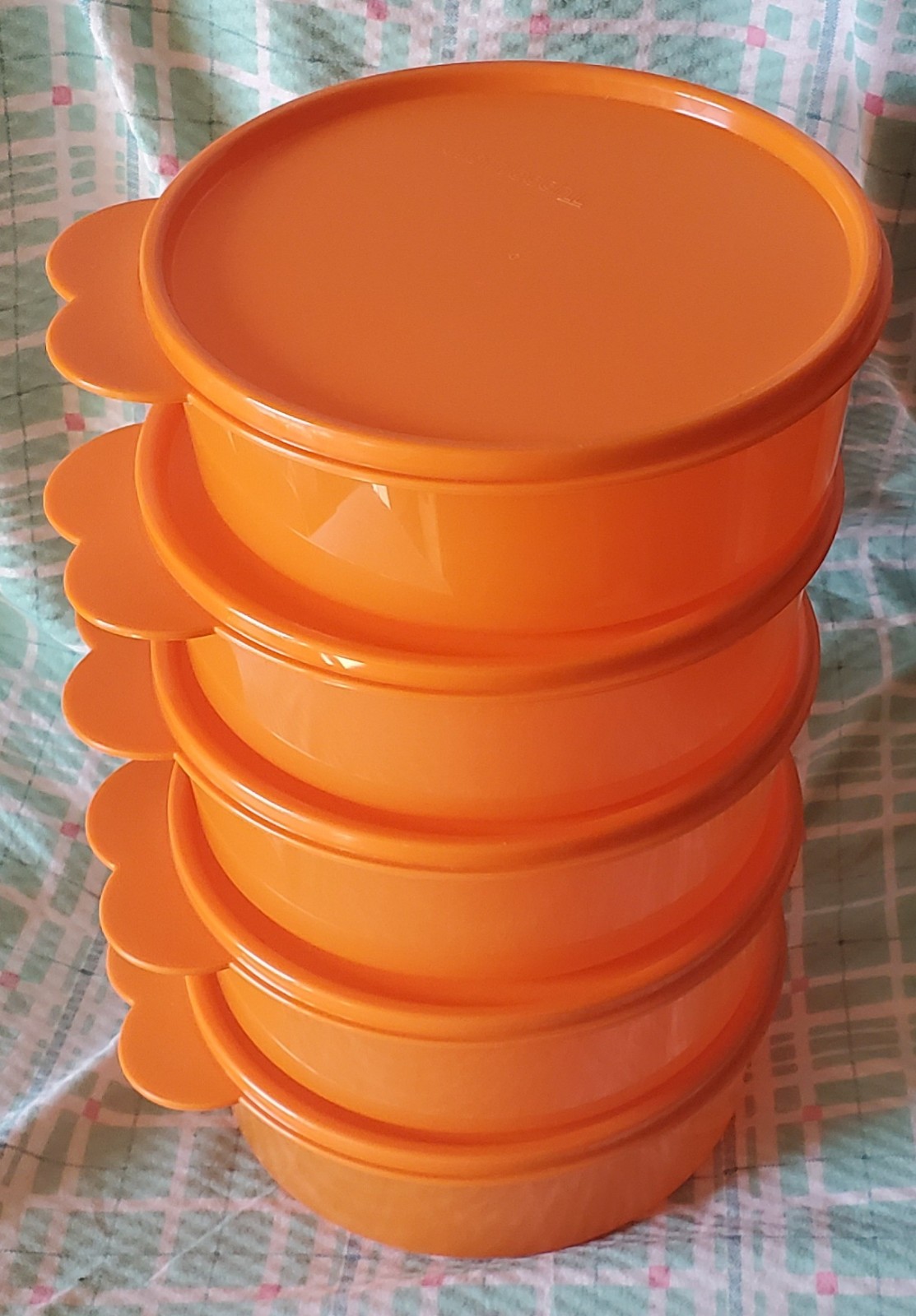 Tupperware 5 piece set with tight sealed lids