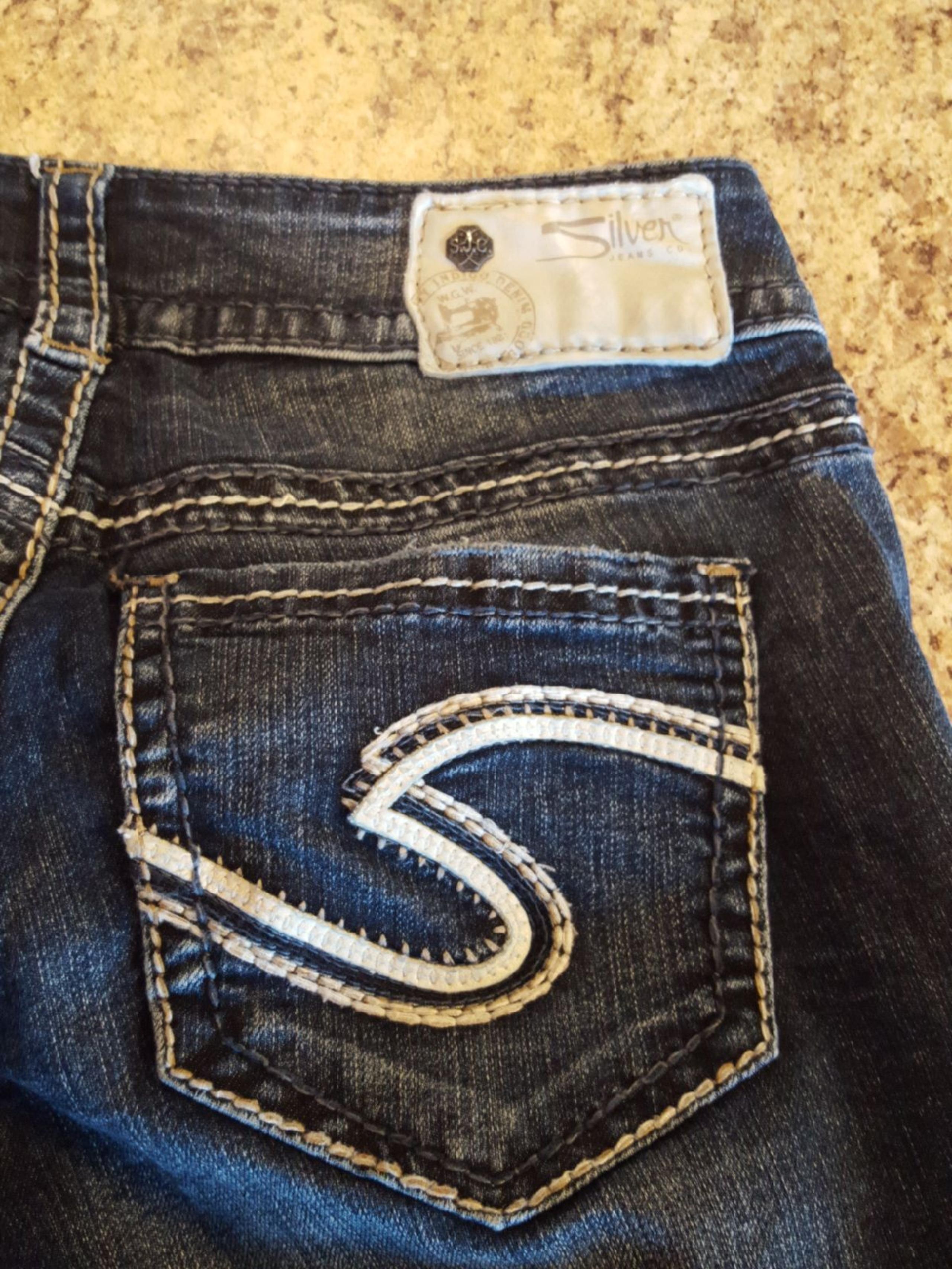 Silver Suki Capri Jeans Size 25x25