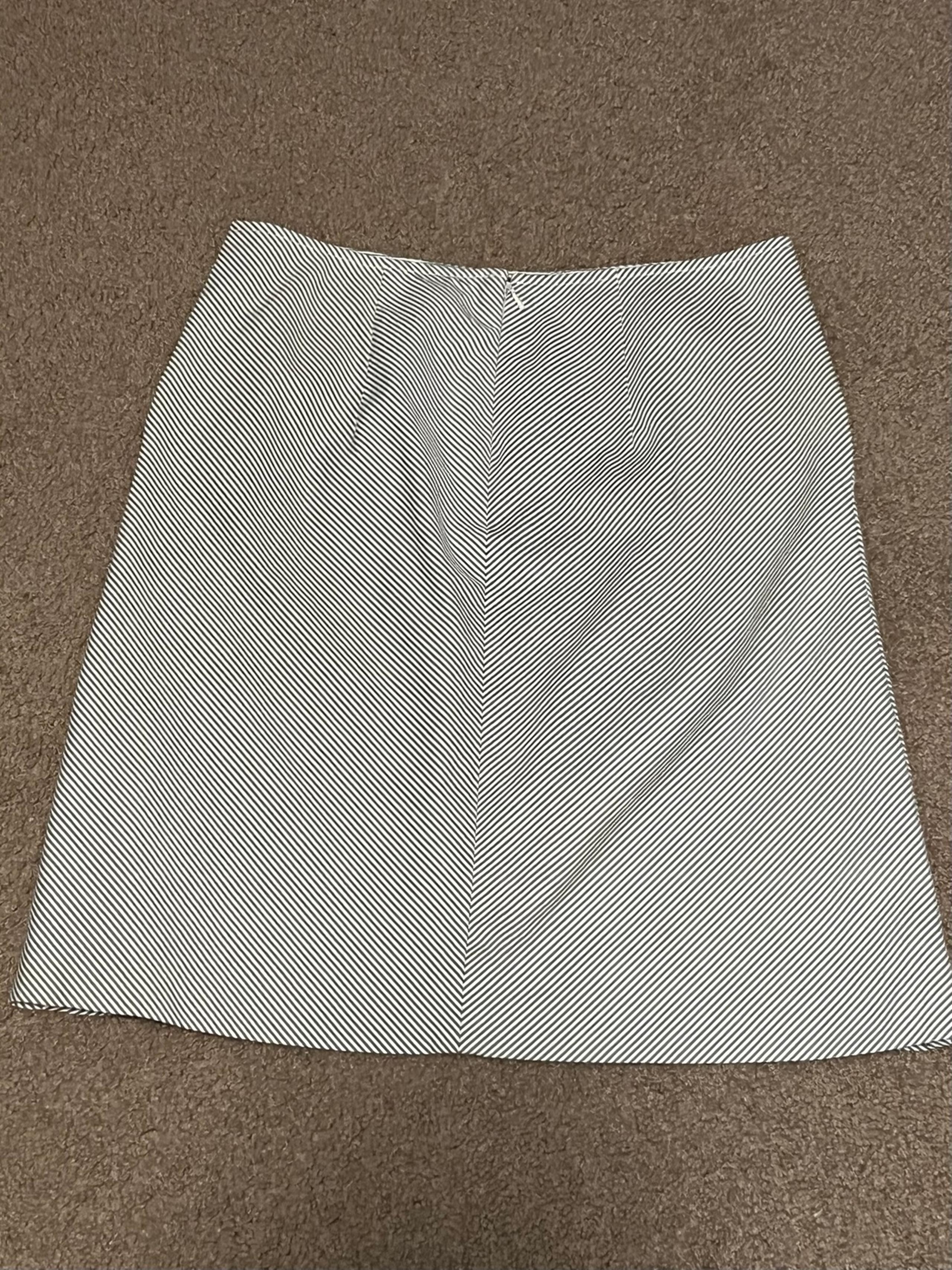 Banana Republic A-Line Skirt size 2 petite