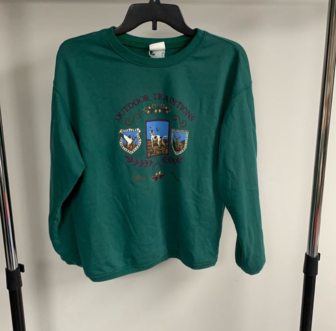Vintage Jantzen Green Sweatshirt Size S. In great condition. Chest: 22” Length: