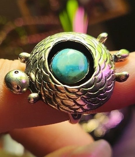 Vintage sterling silver natural turquoise turtle ring sz 5.5 / 6
