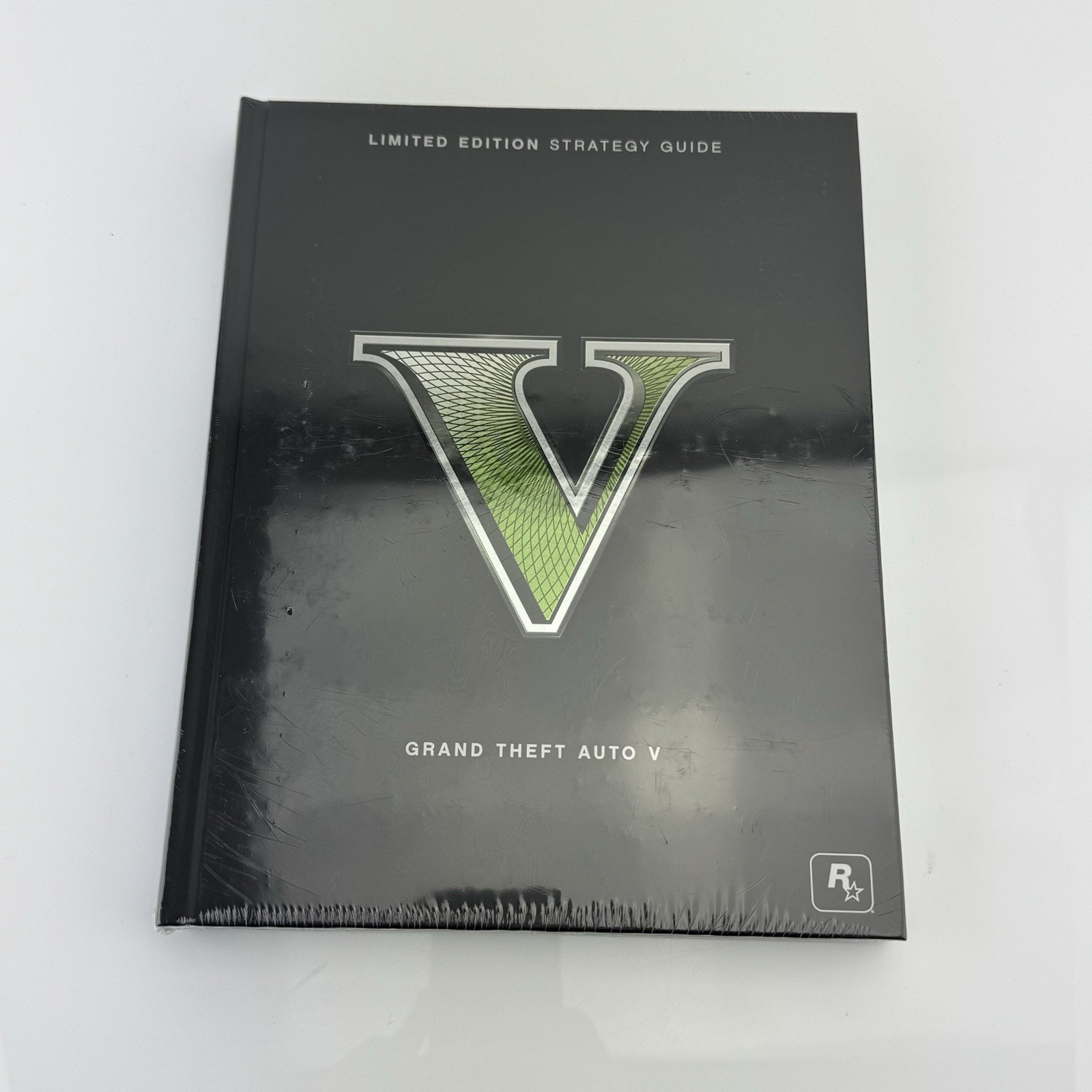 Grand Theft Auto V Official Limited Edition Strategy Guide GTA NEW SEALED
