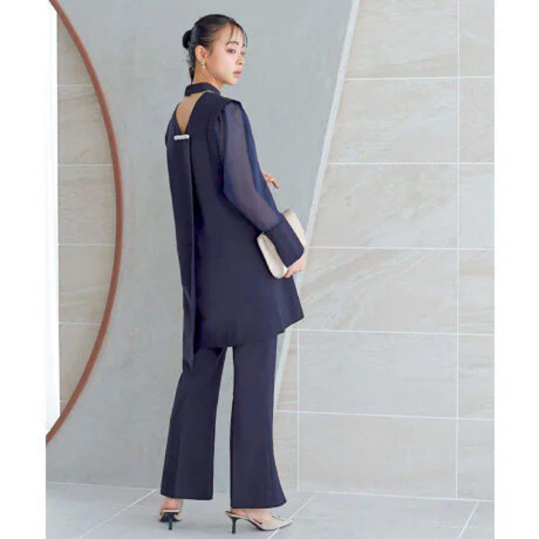 Rirue Boutique Back Pearl Design Top x Flare Slit Pants