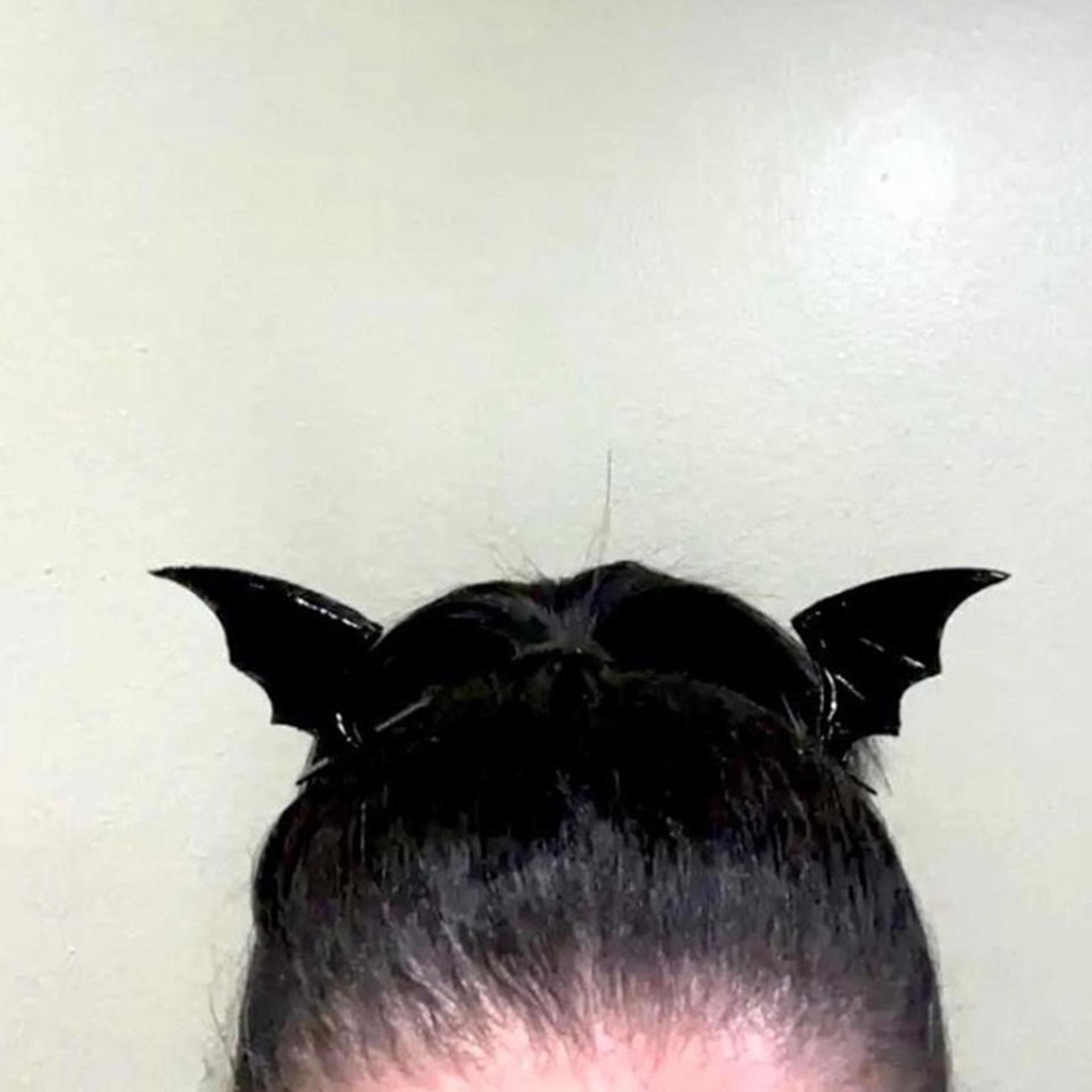 2pcs Gothic Exquisite Cyberpunk Bat Wing Hair Clips - Stylish Inspired Barrettes